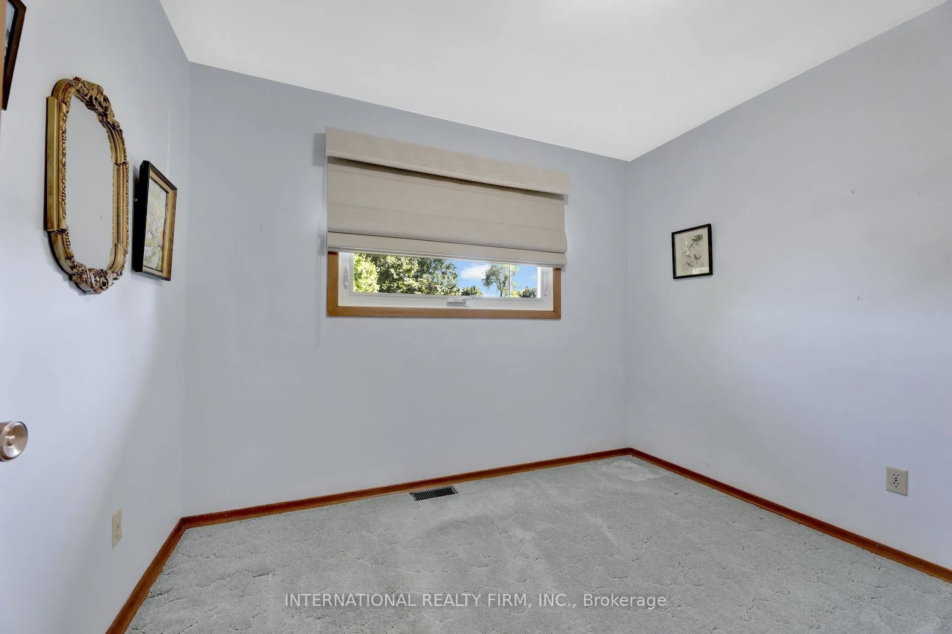 33 Ridgeway Avenue
