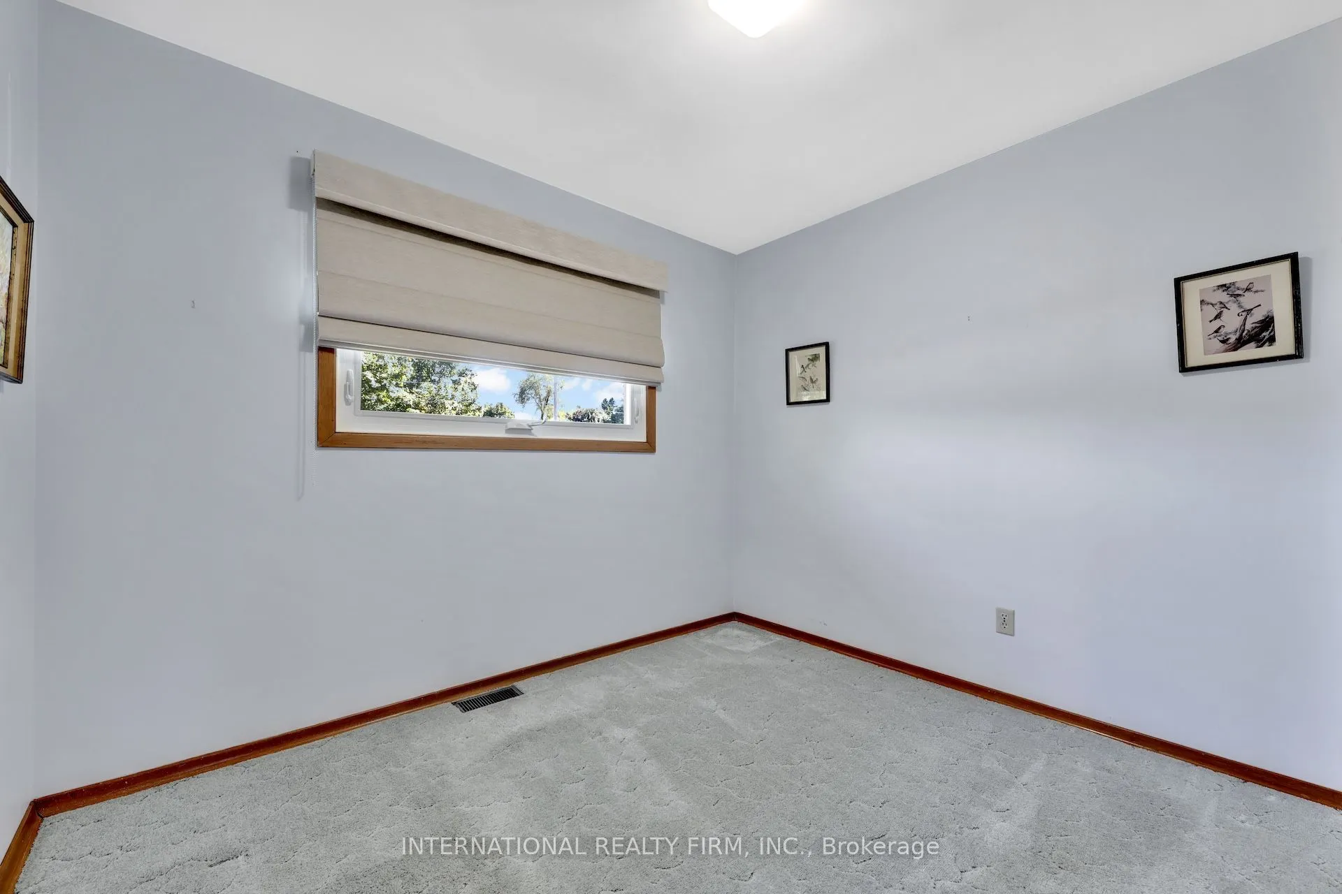 33 Ridgeway Avenue