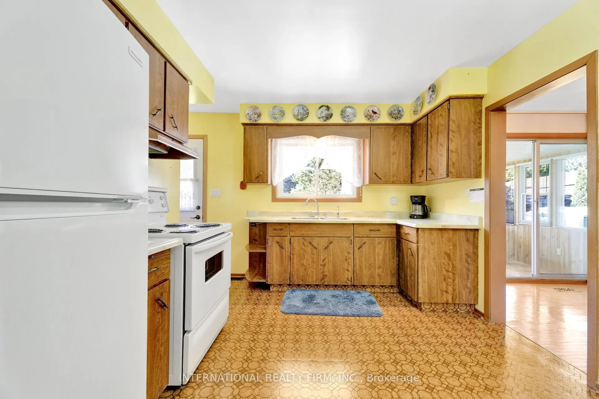 33 Ridgeway Avenue