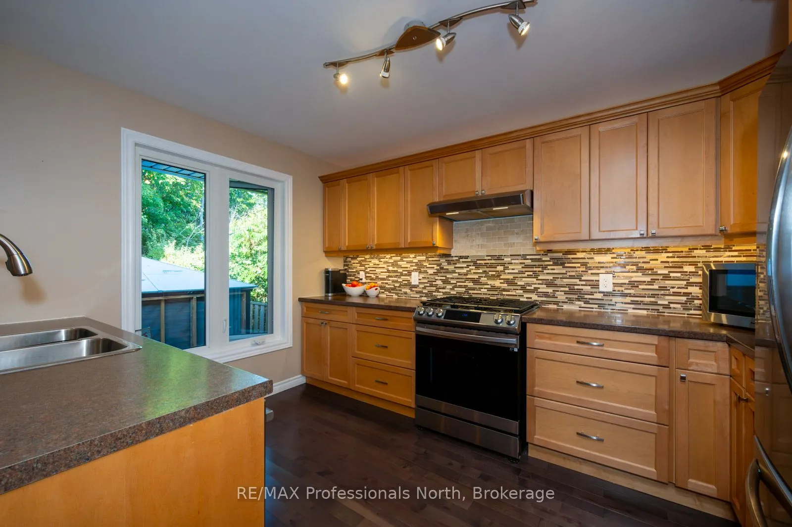 40 GLENWOOD Drive