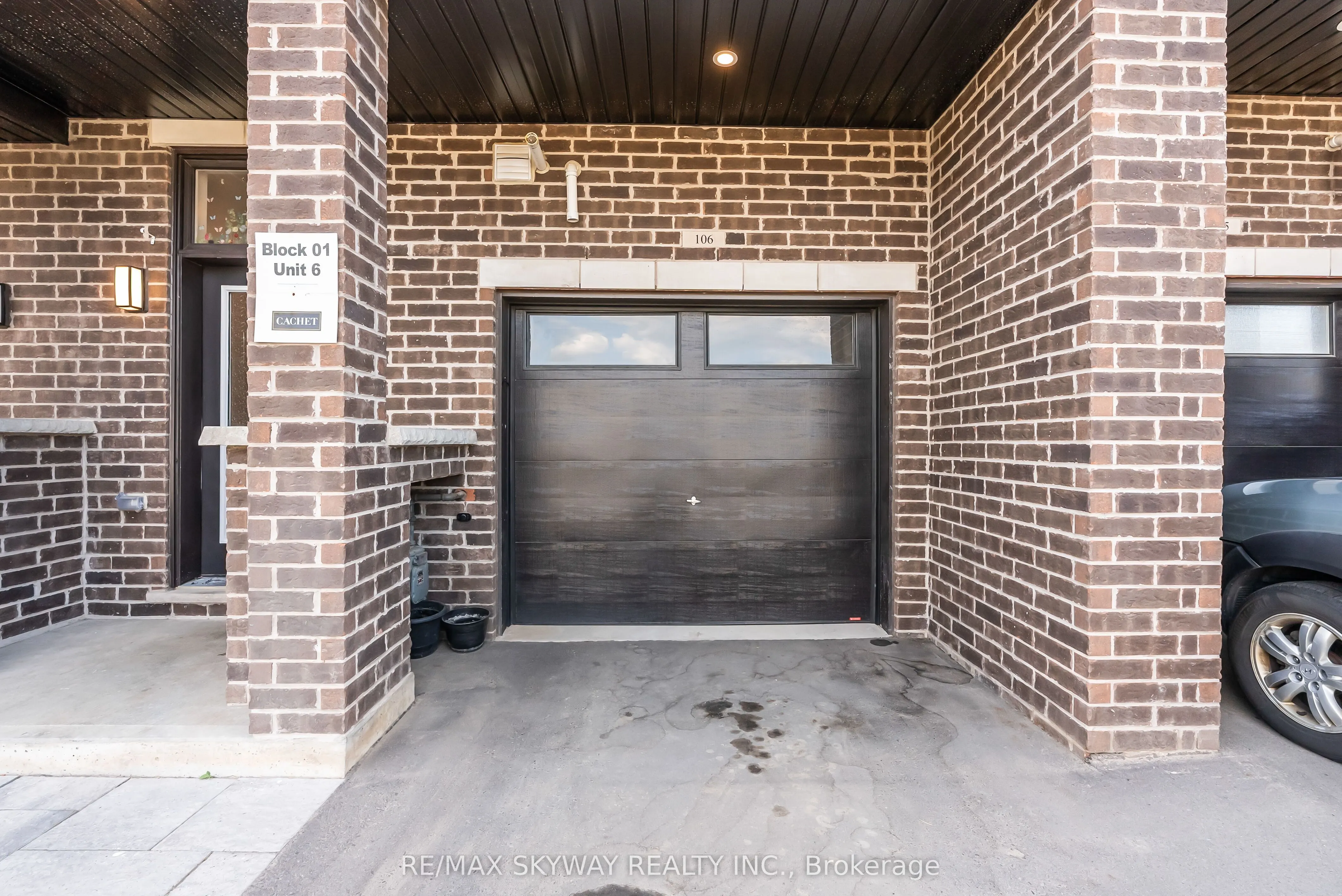 585 Colborne Street E, #106