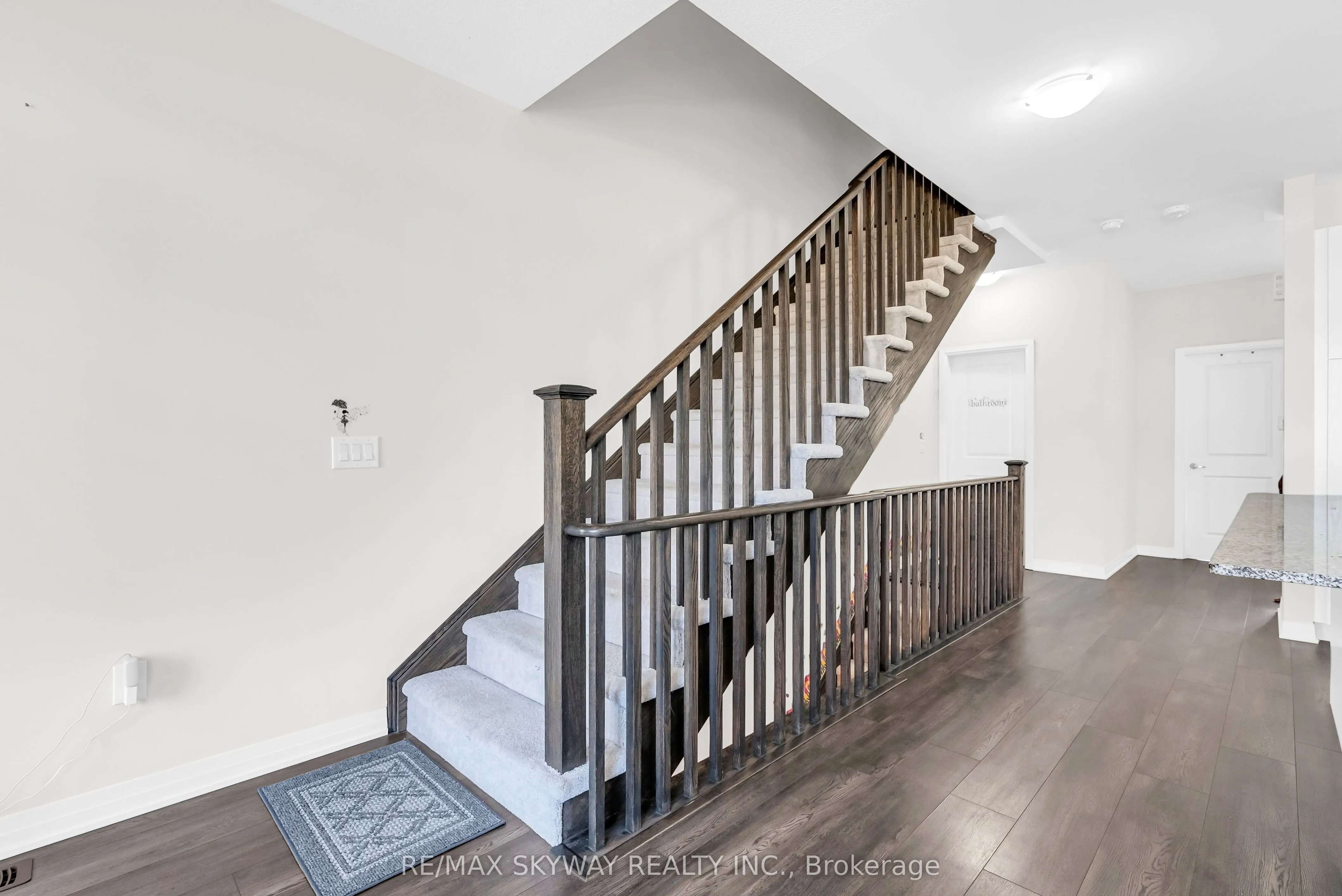585 Colborne Street E, #106