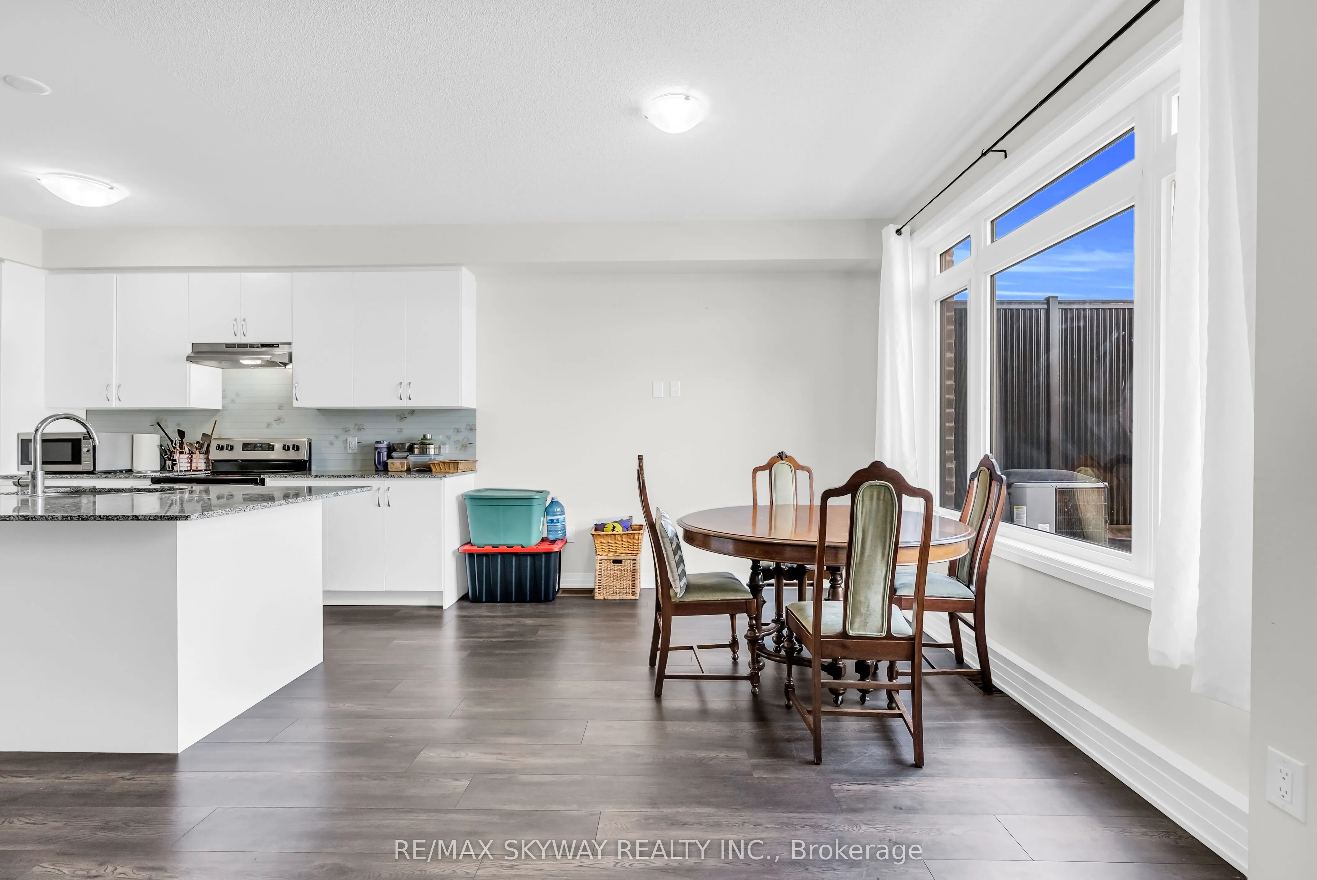 585 Colborne Street E, #106