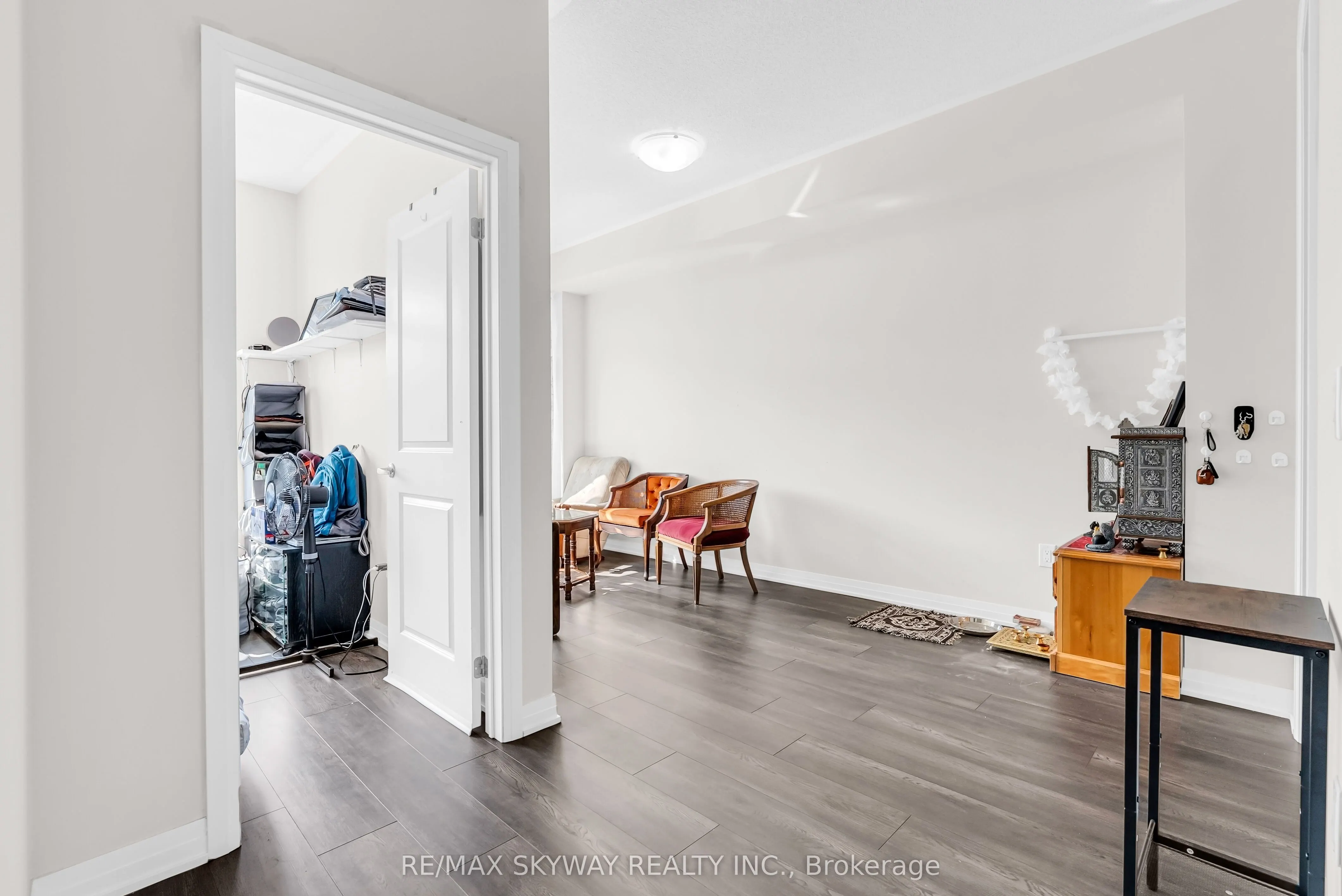 585 Colborne Street E, #106