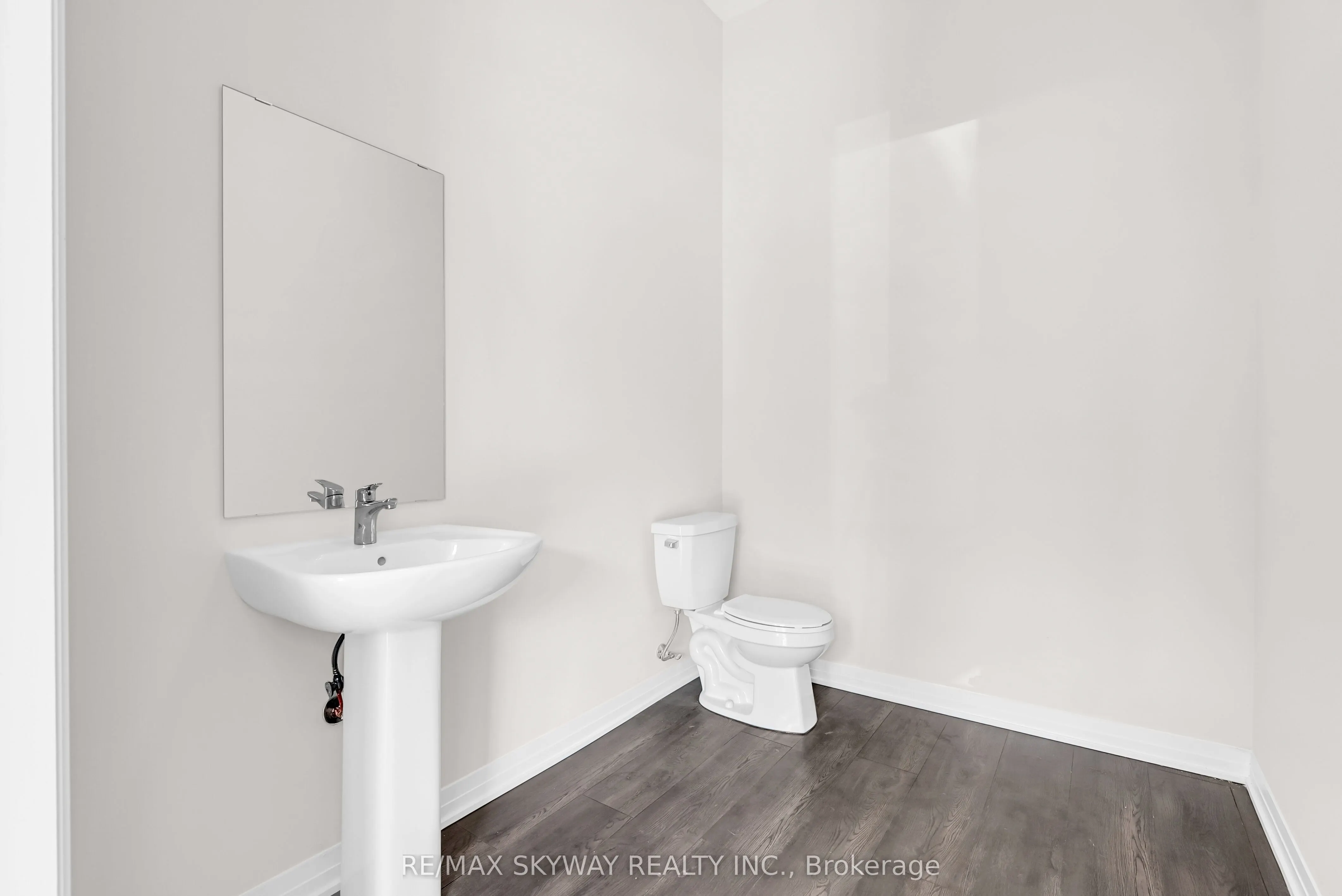 585 Colborne Street E, #106
