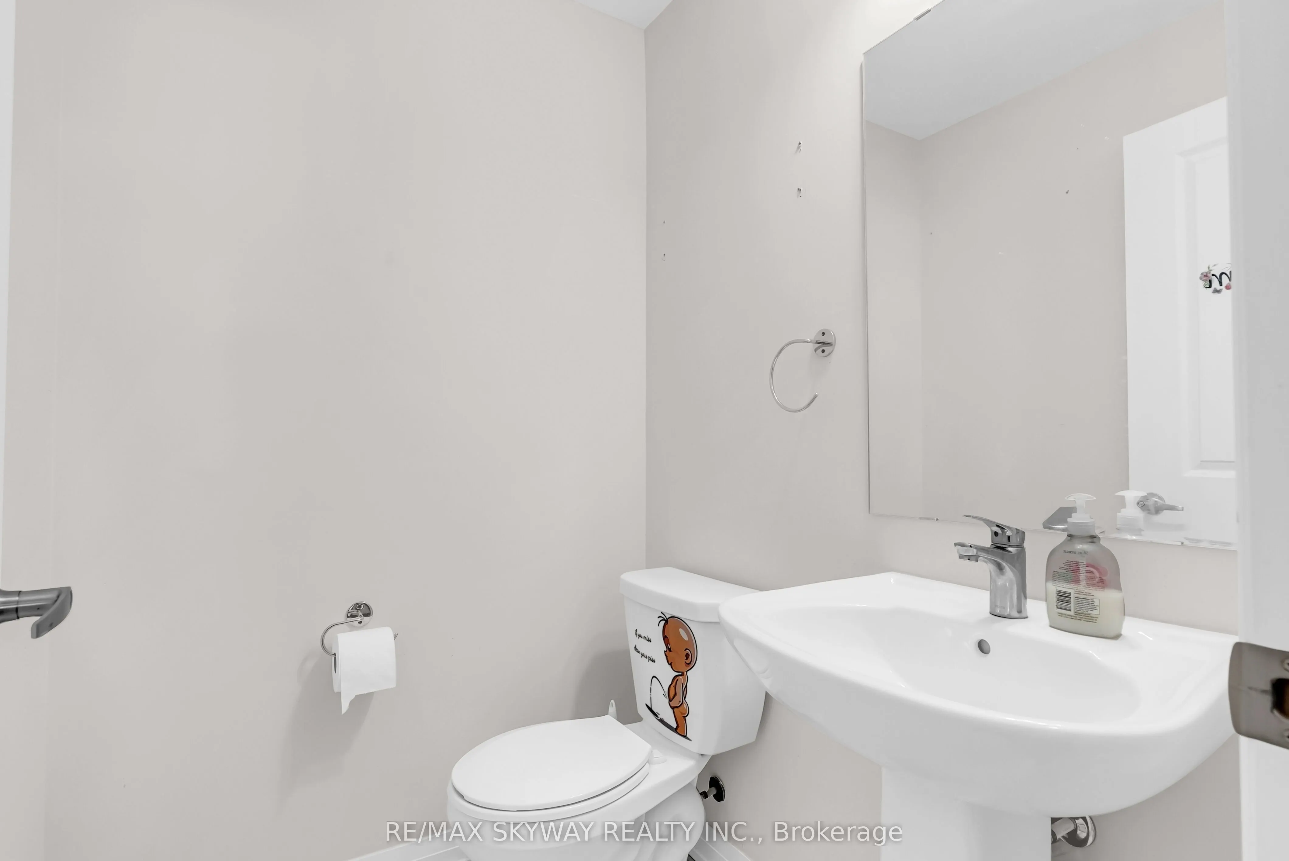 585 Colborne Street E, #106