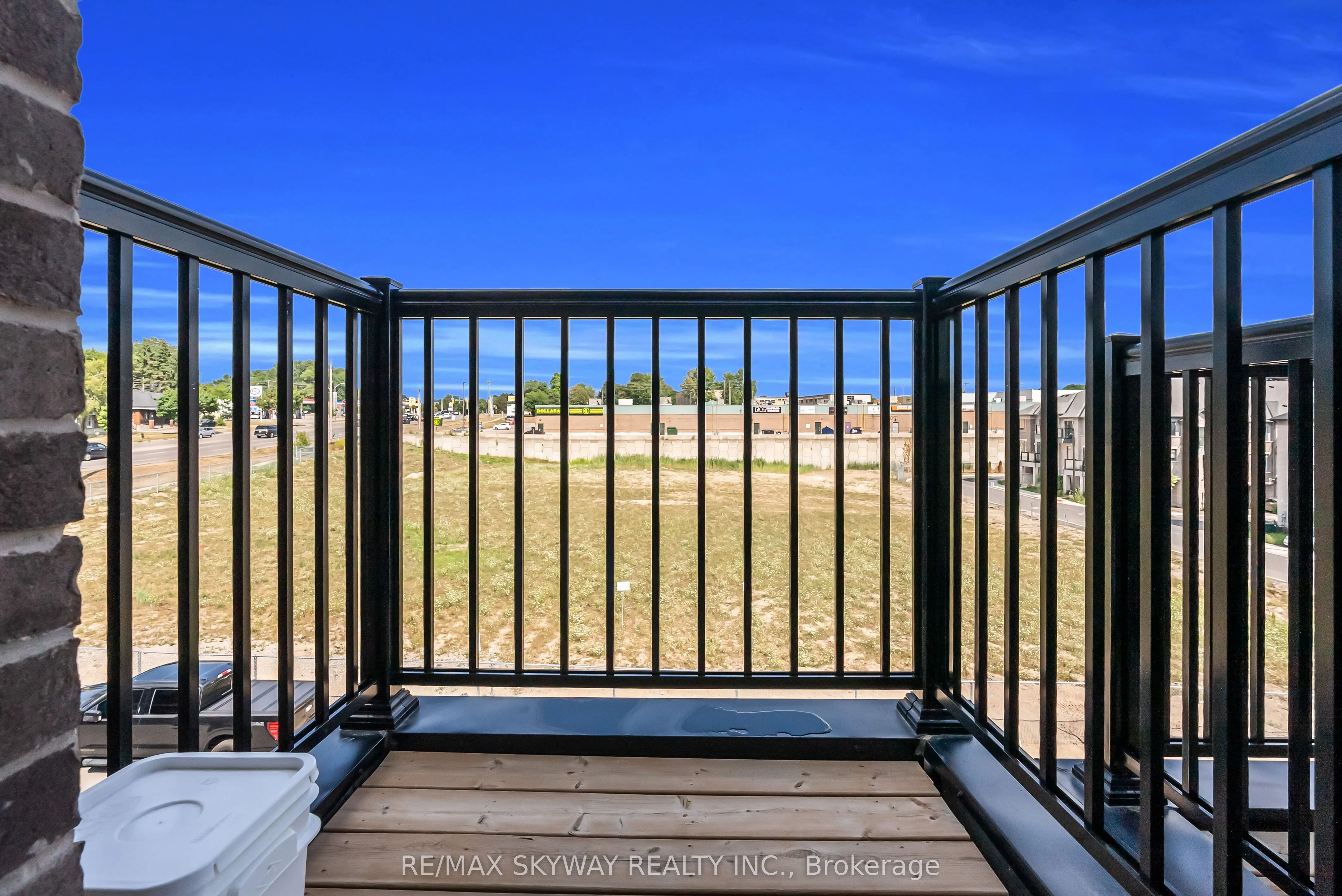 585 Colborne Street E, #106