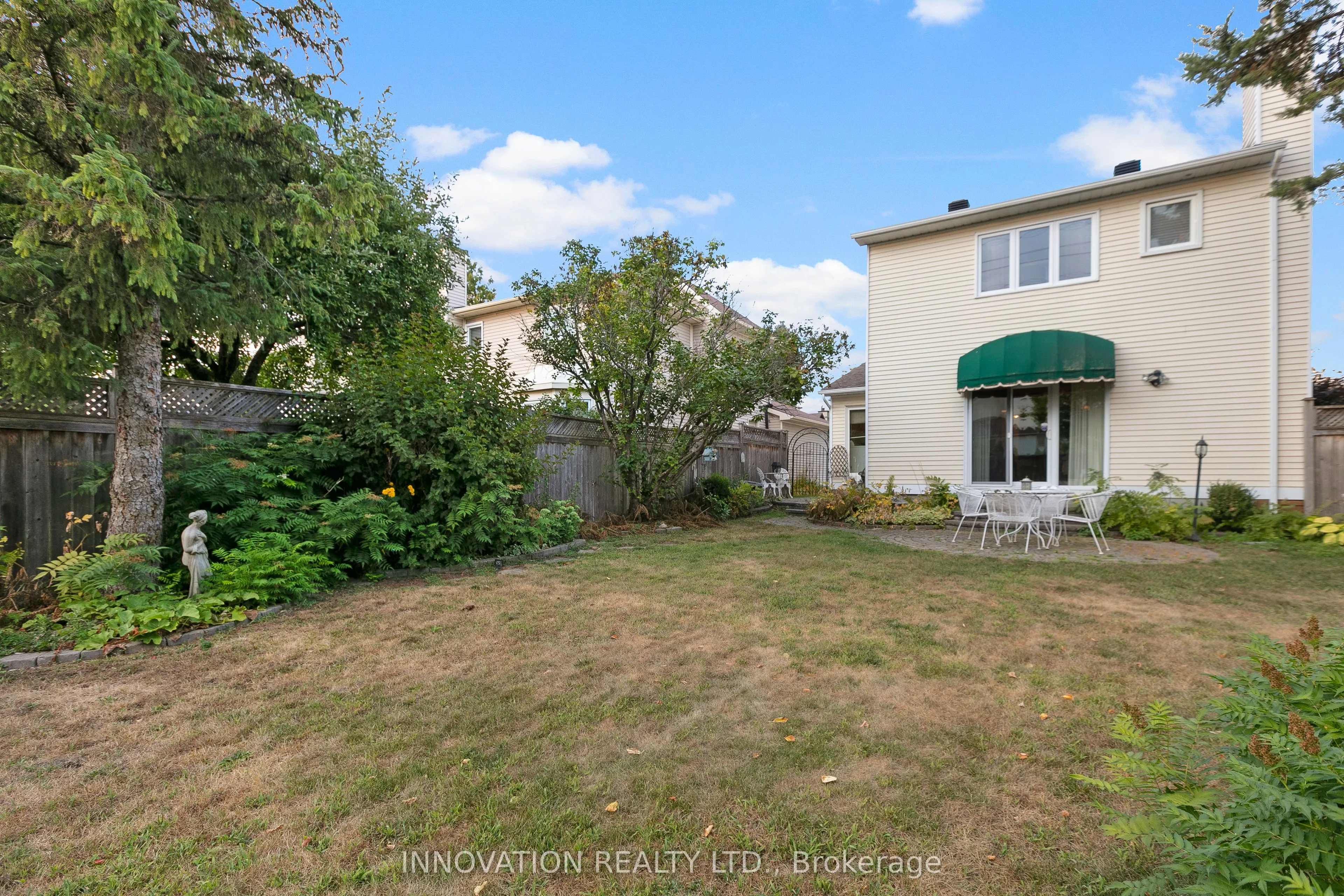 32 Framingham Crescent