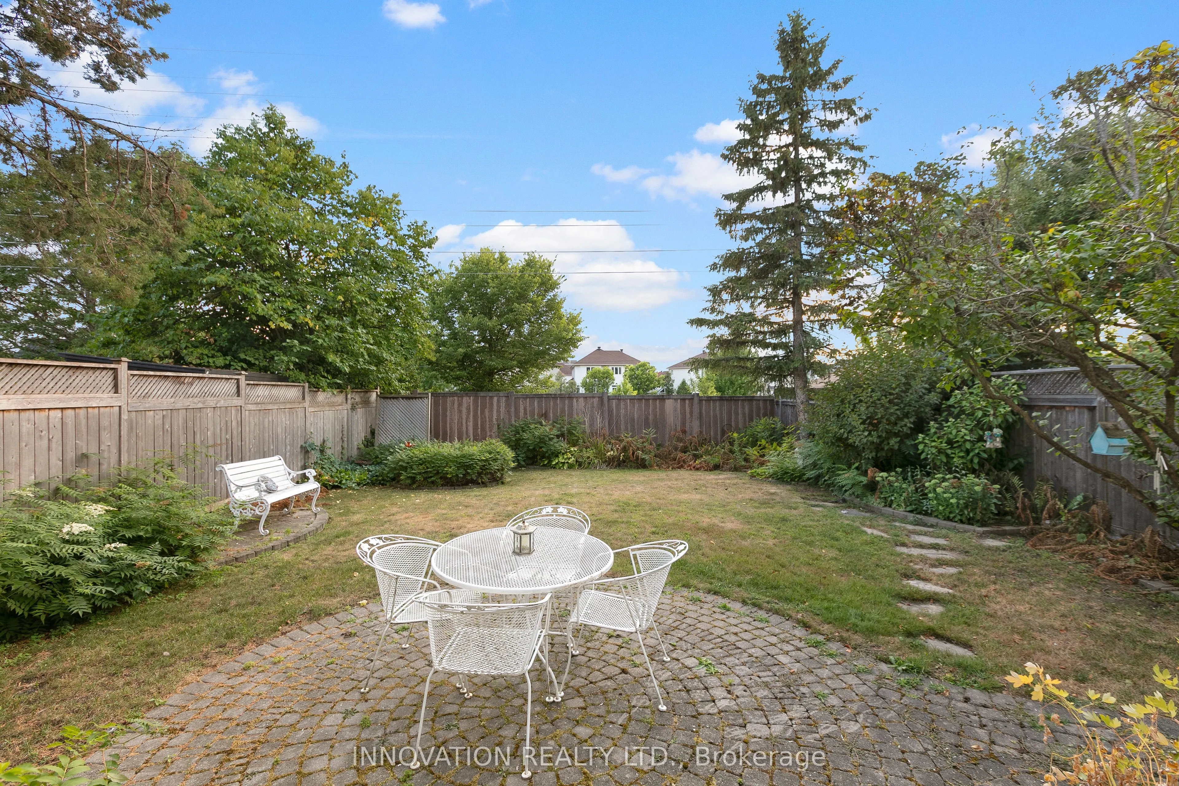 32 Framingham Crescent
