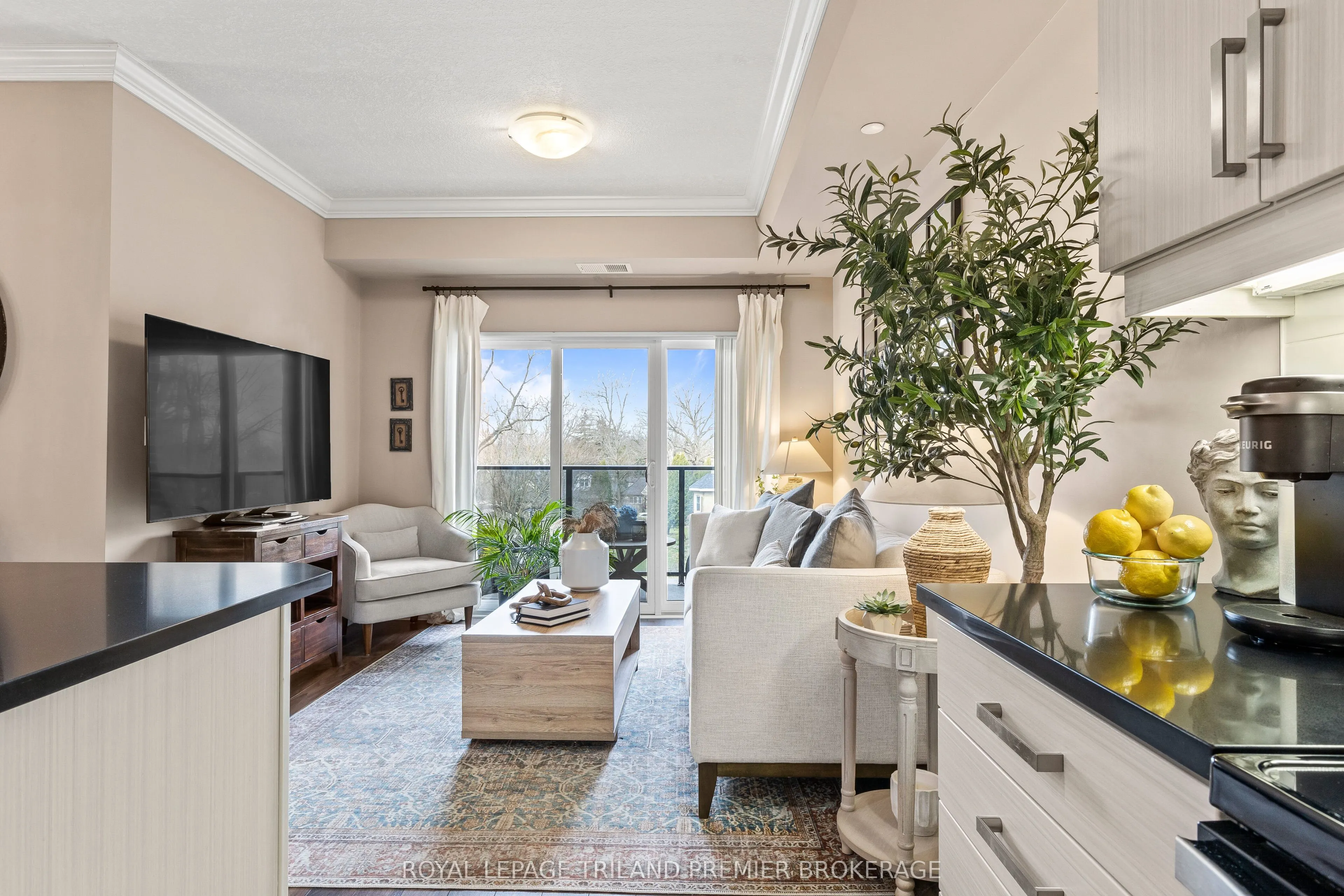 89 Ridout Street S, #408