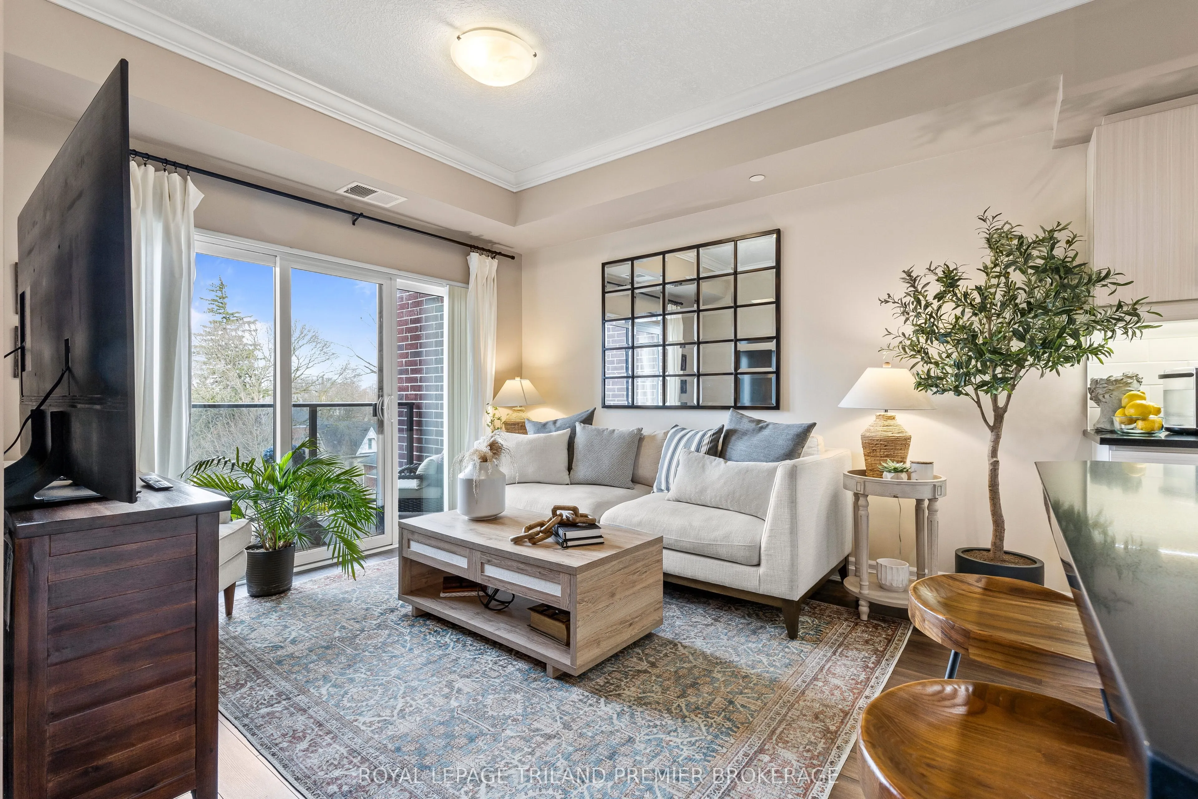 89 Ridout Street S, #408
