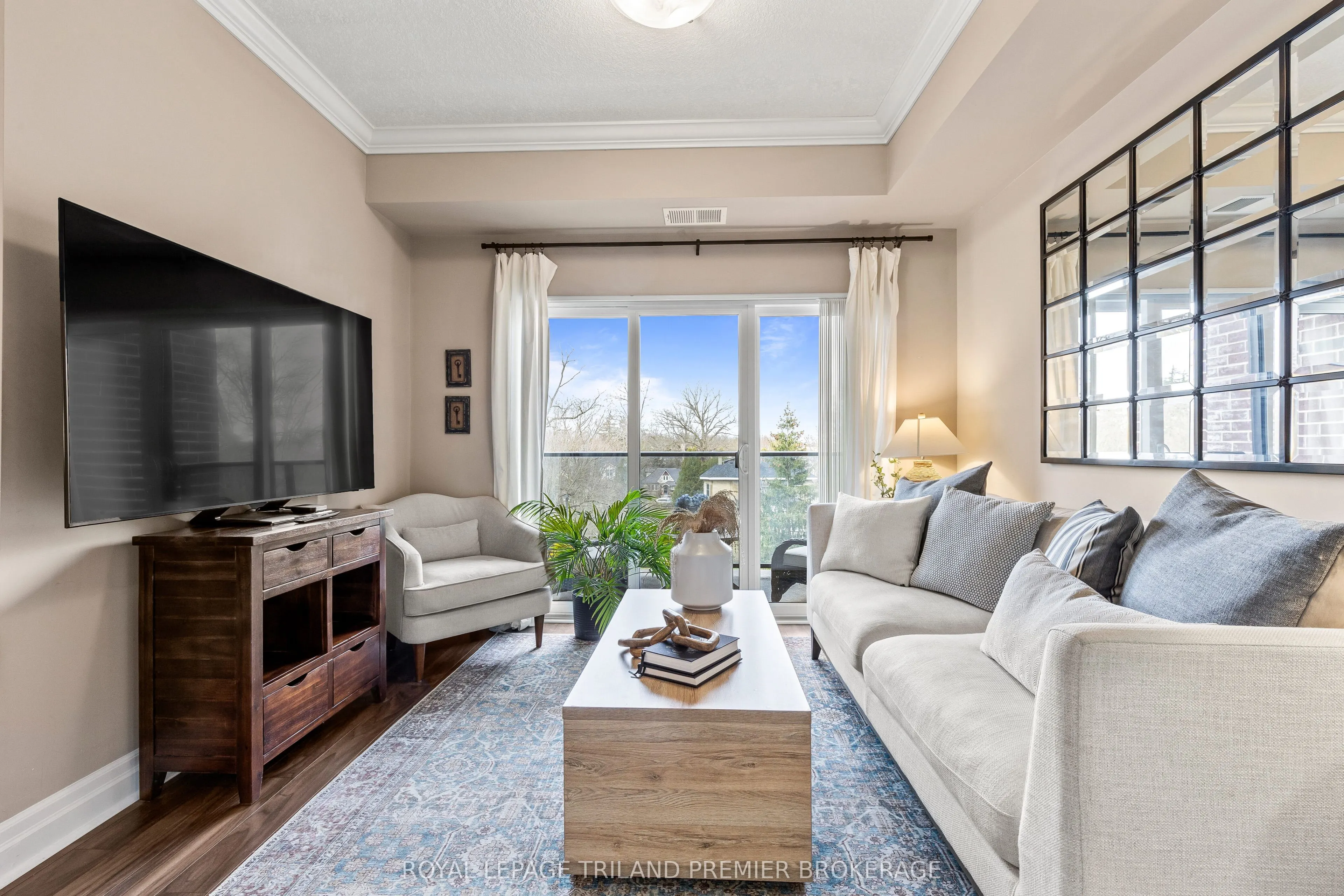 89 Ridout Street S, #408