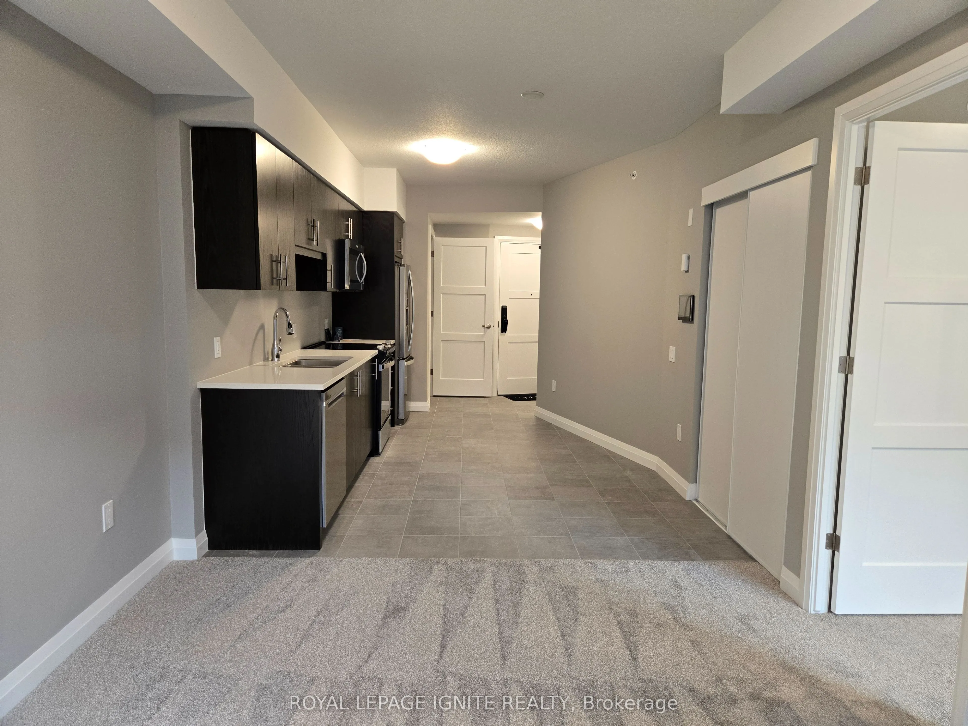 93 Arthur Street, #810