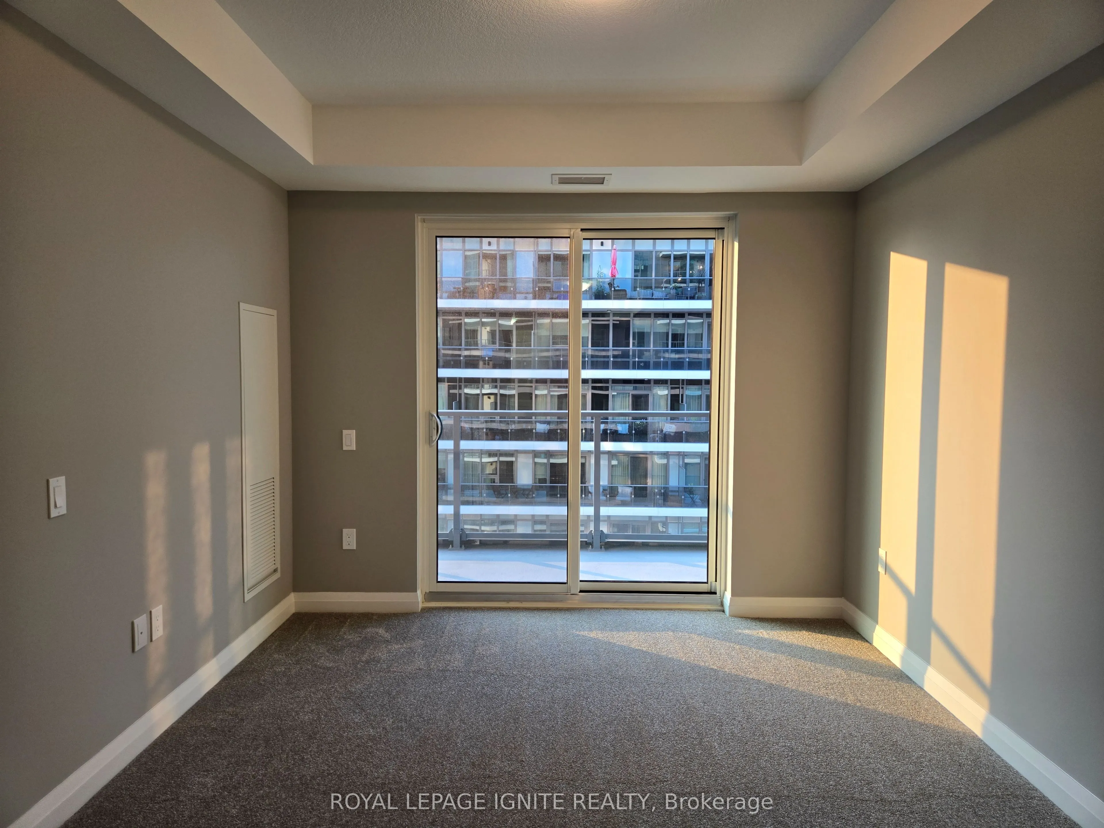 93 Arthur Street, #810