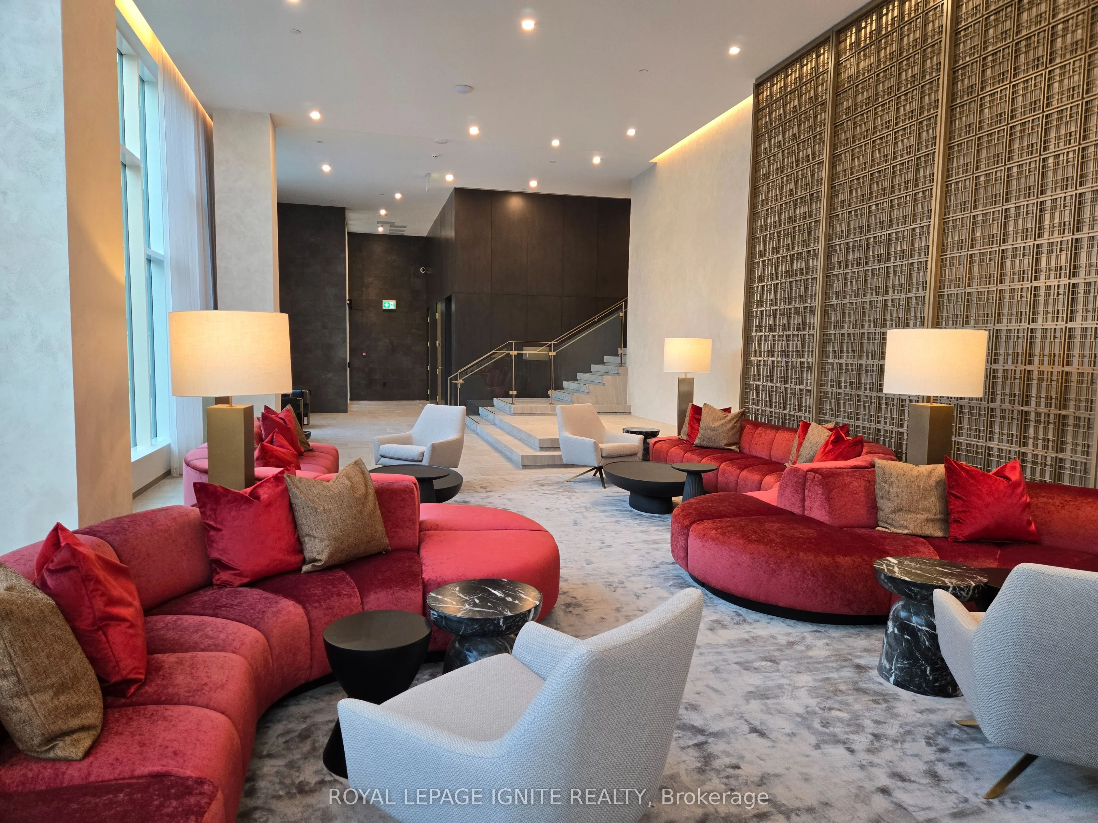 93 Arthur Street, #810