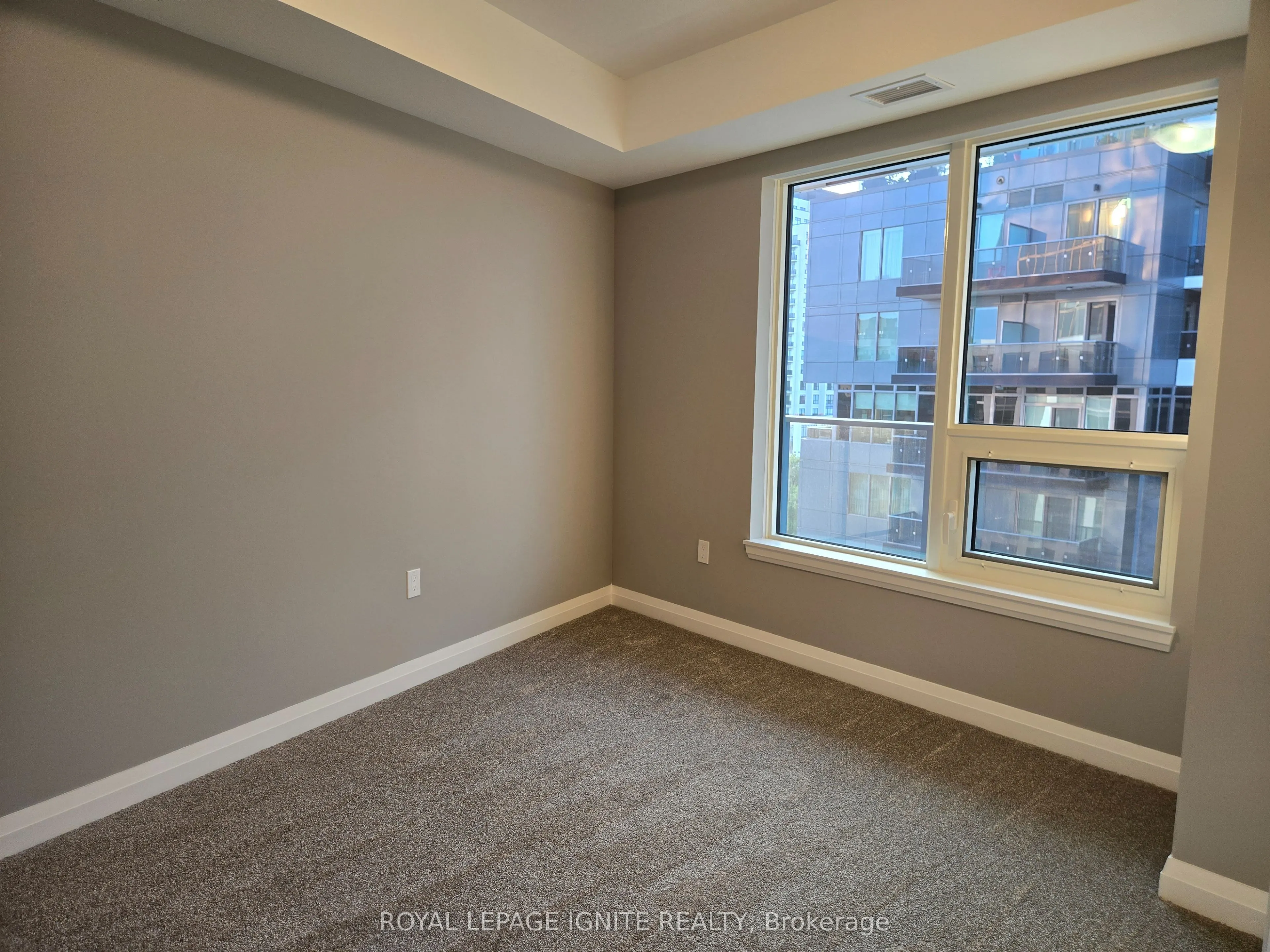 93 Arthur Street, #810