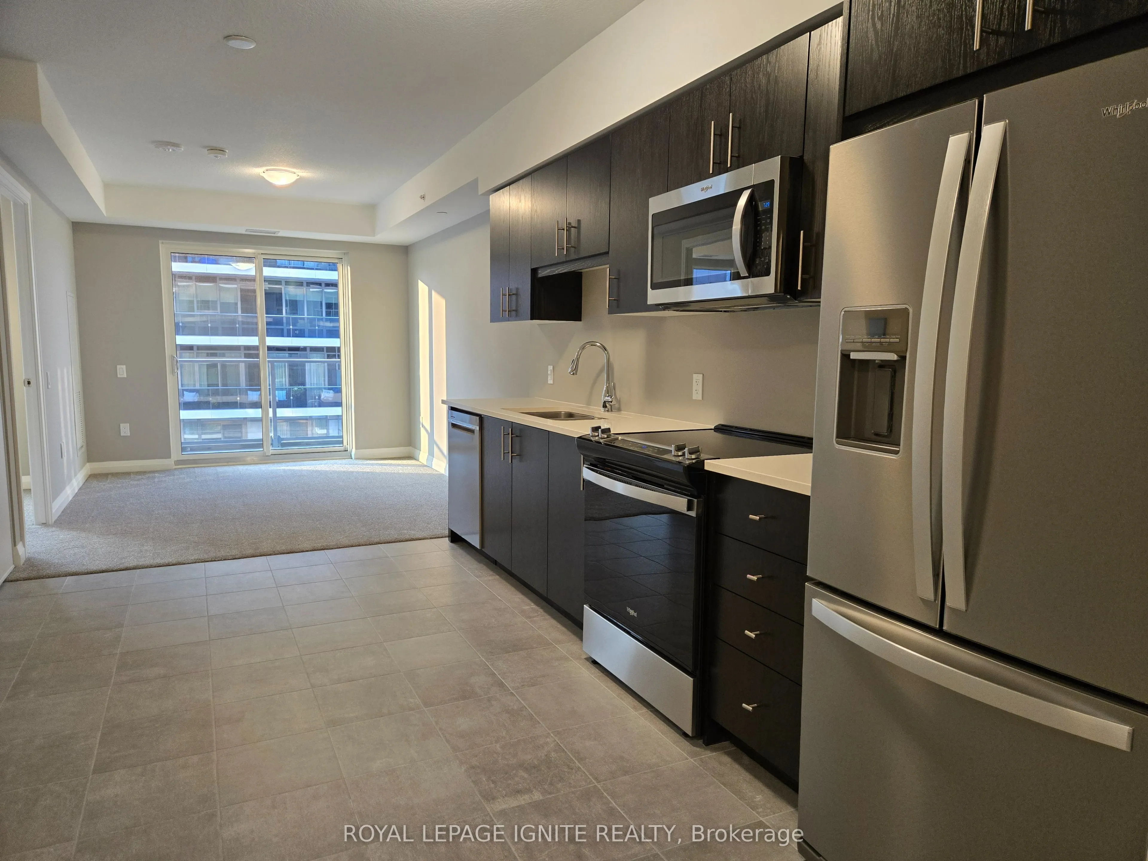 93 Arthur Street, #810