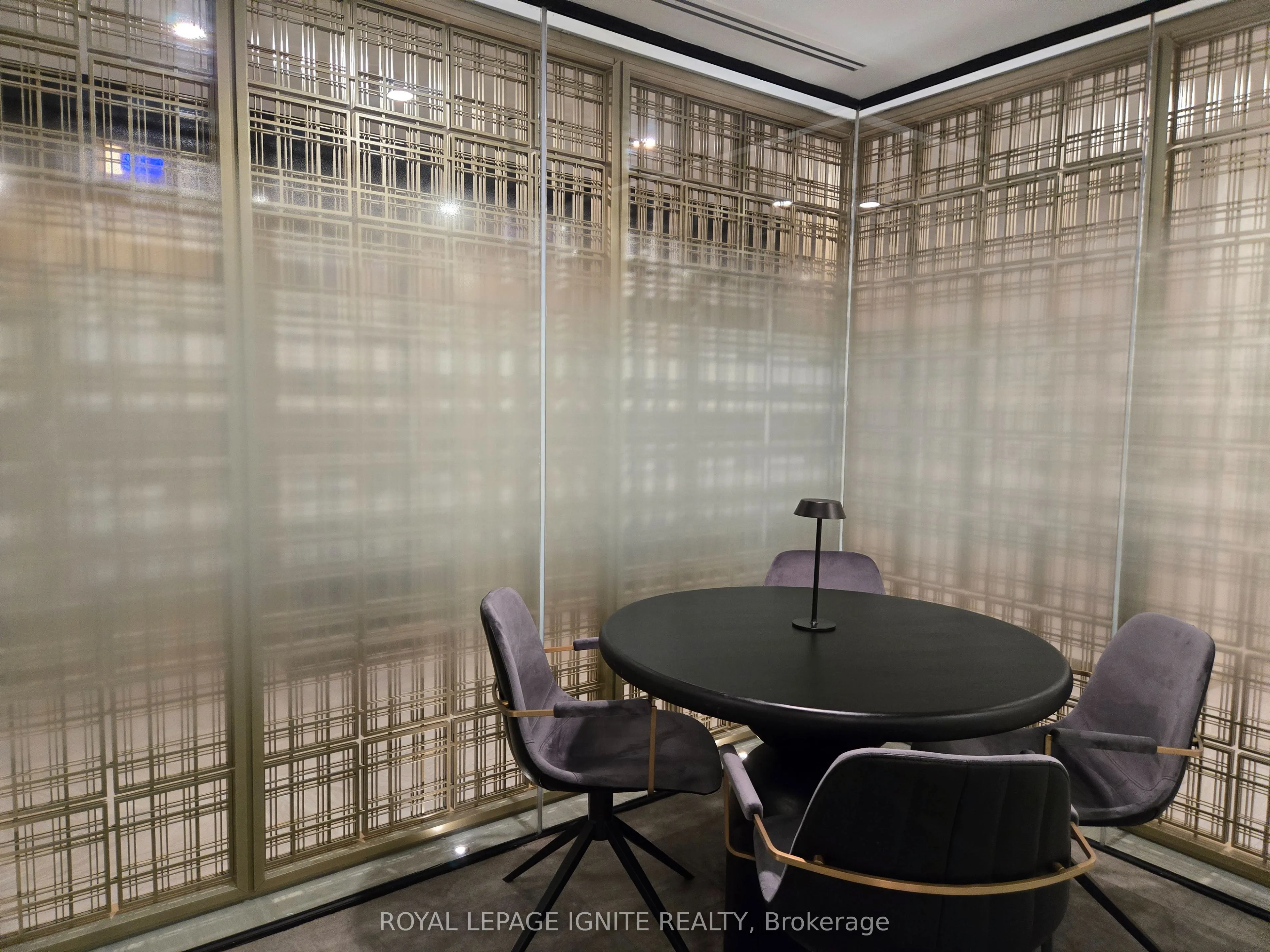 93 Arthur Street, #810