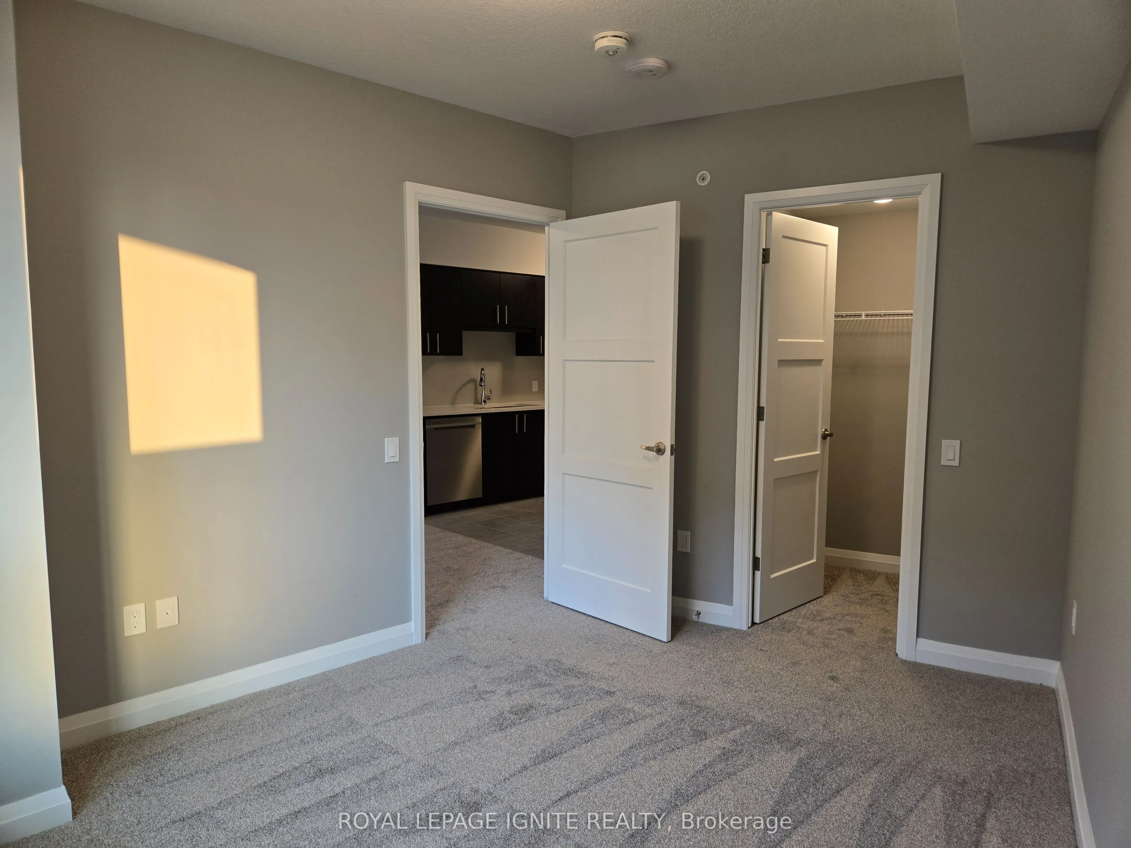 93 Arthur Street, #810
