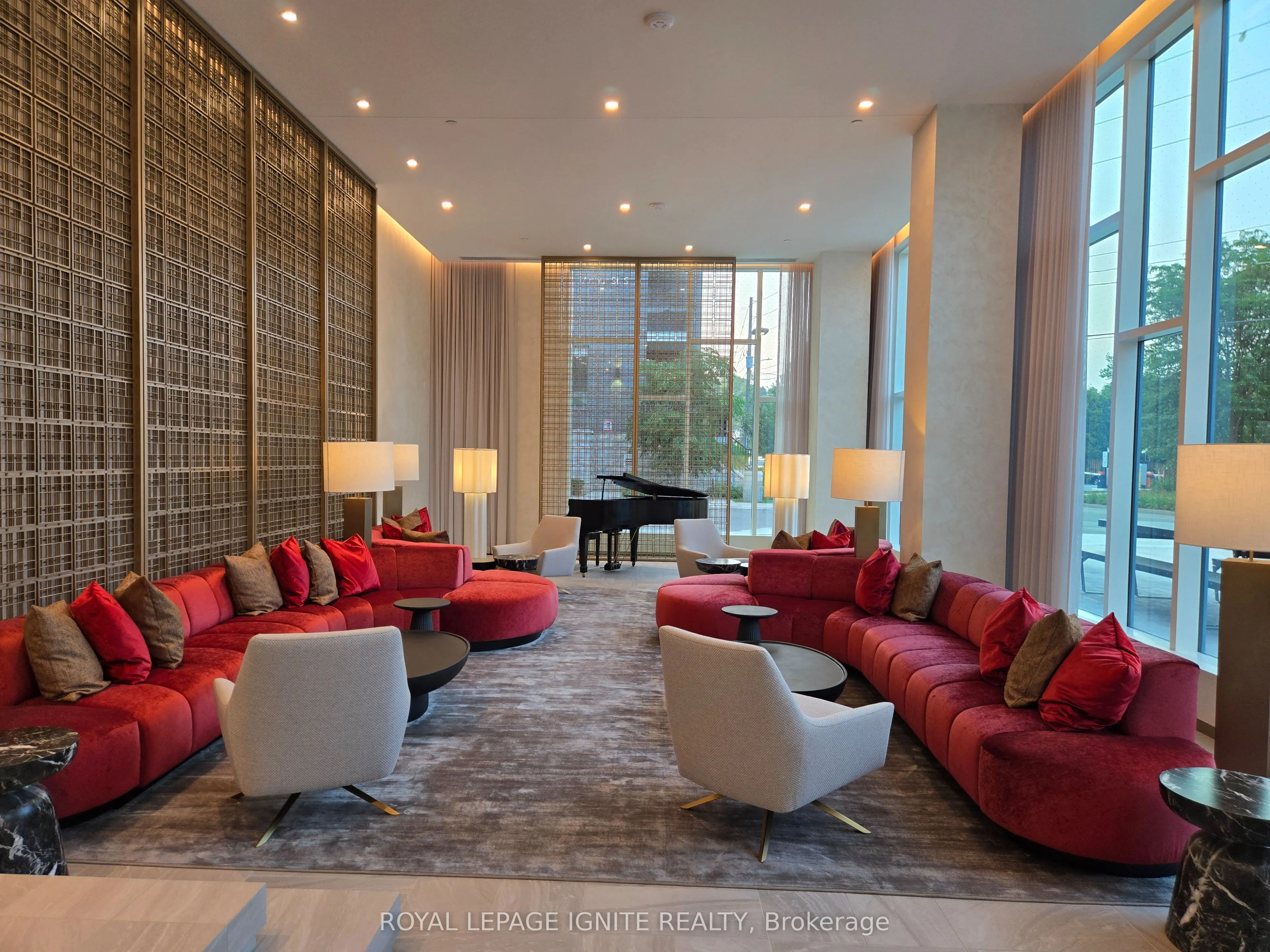 93 Arthur Street, #810