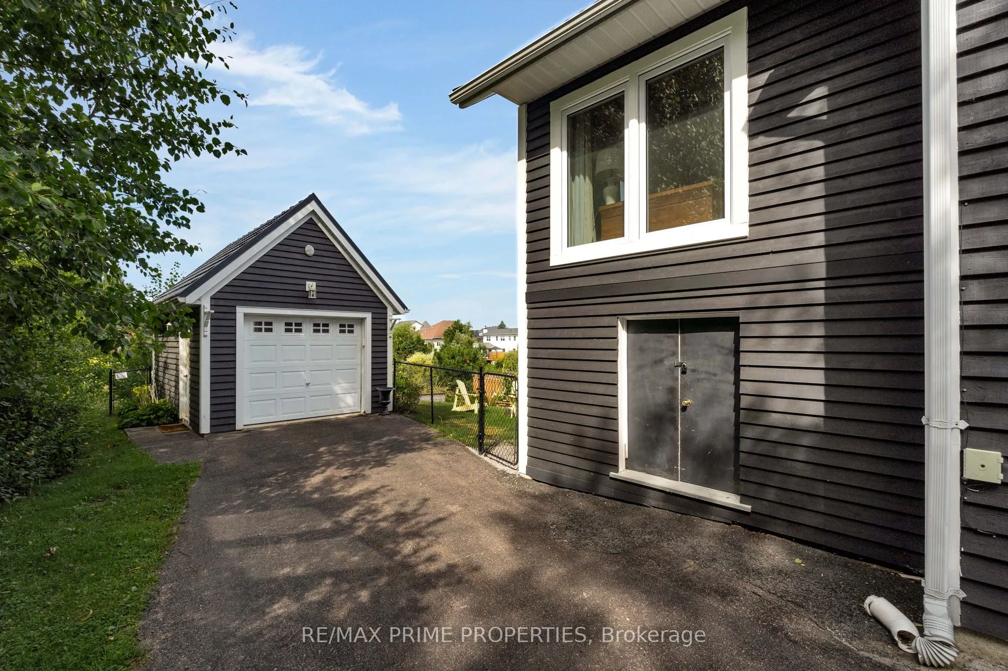 12 Coates Avenue