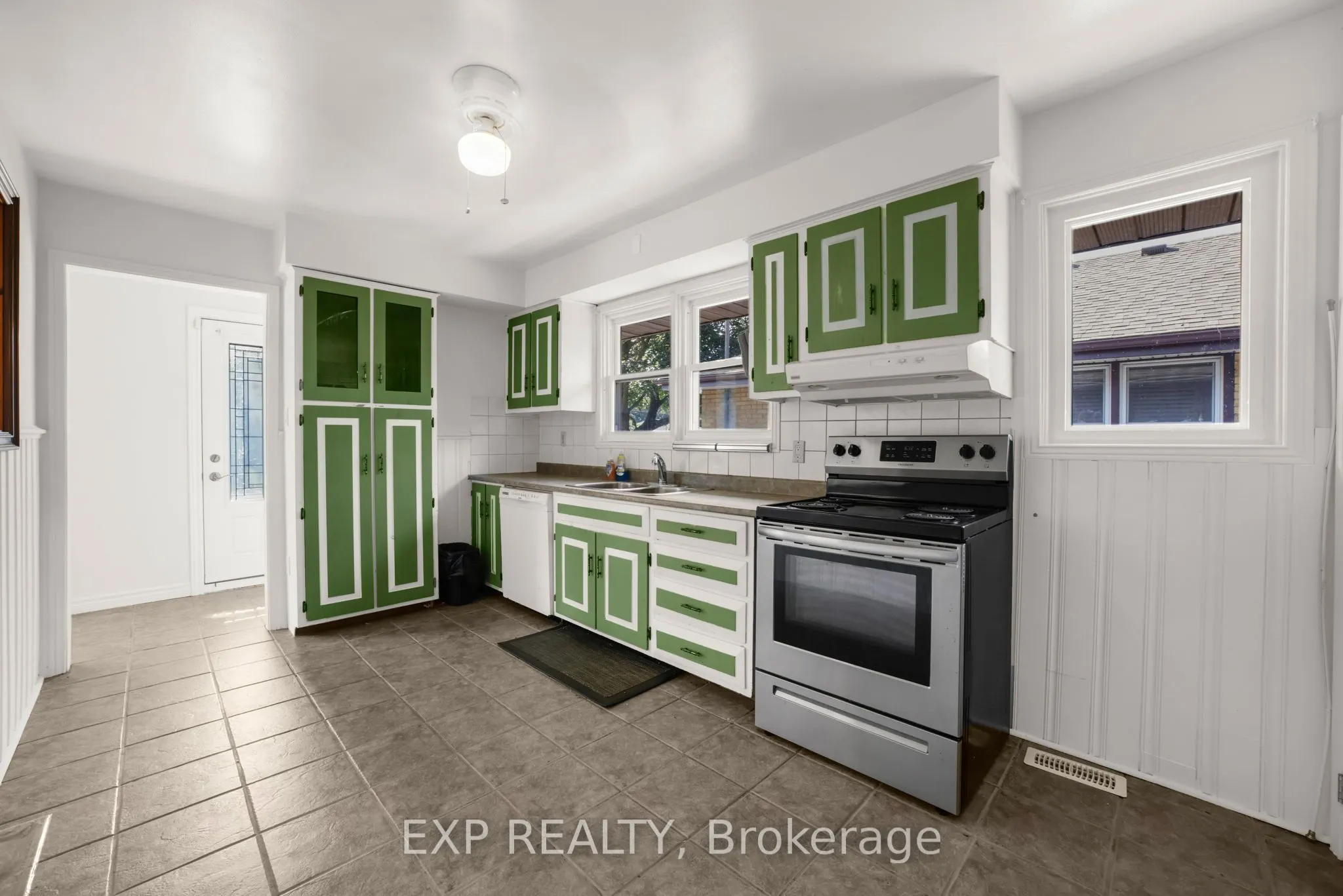 272 Upper Paradise Road