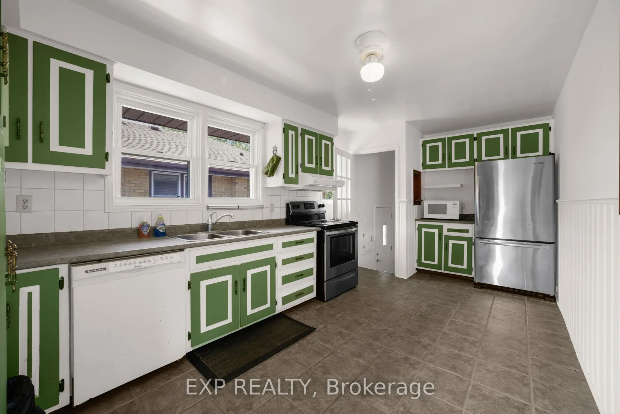 272 Upper Paradise Road