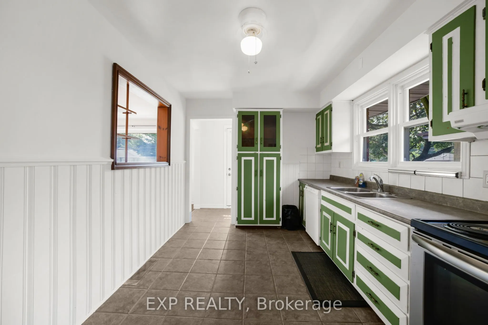 272 Upper Paradise Road