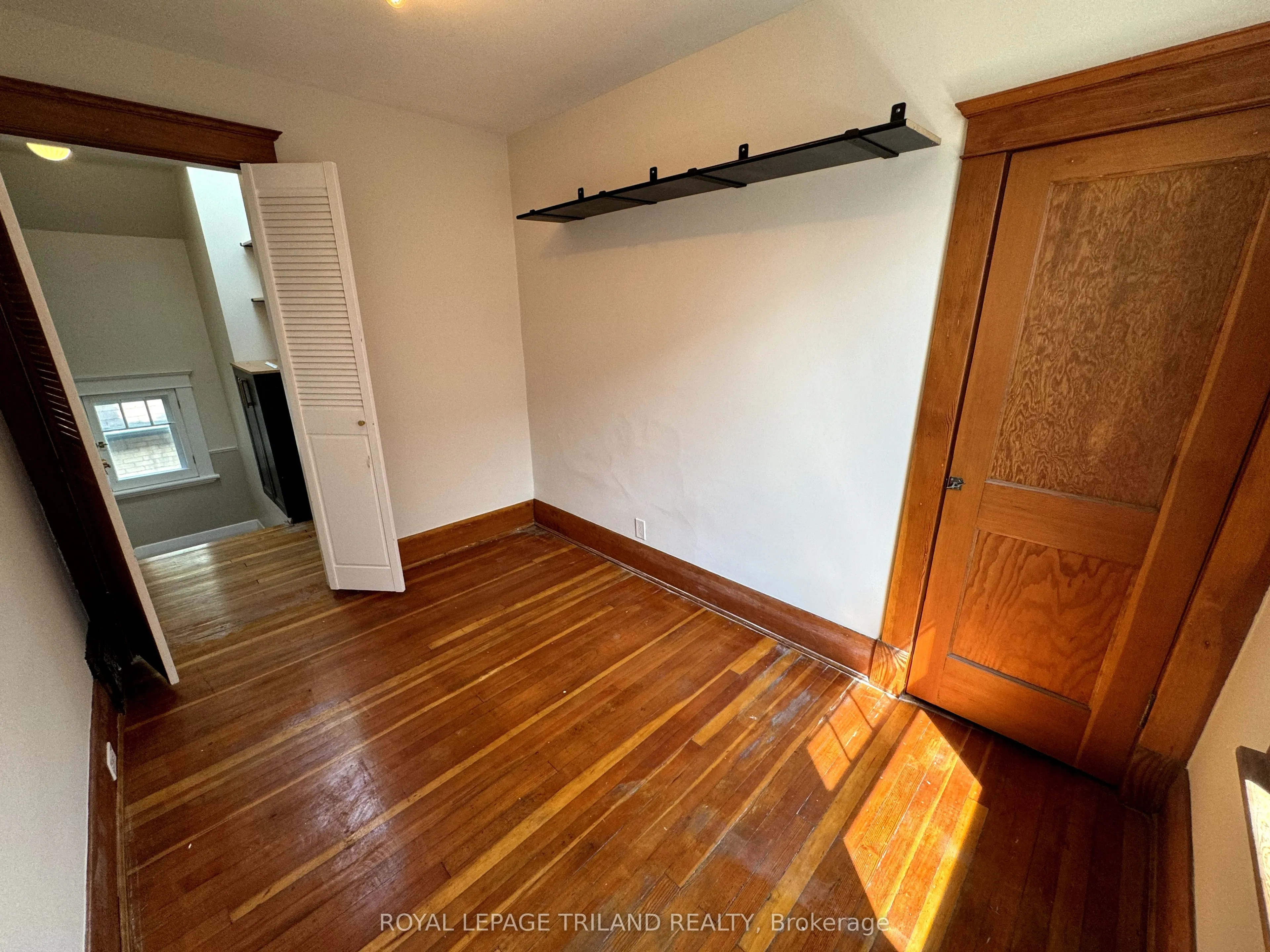 120 Briscoe Street E