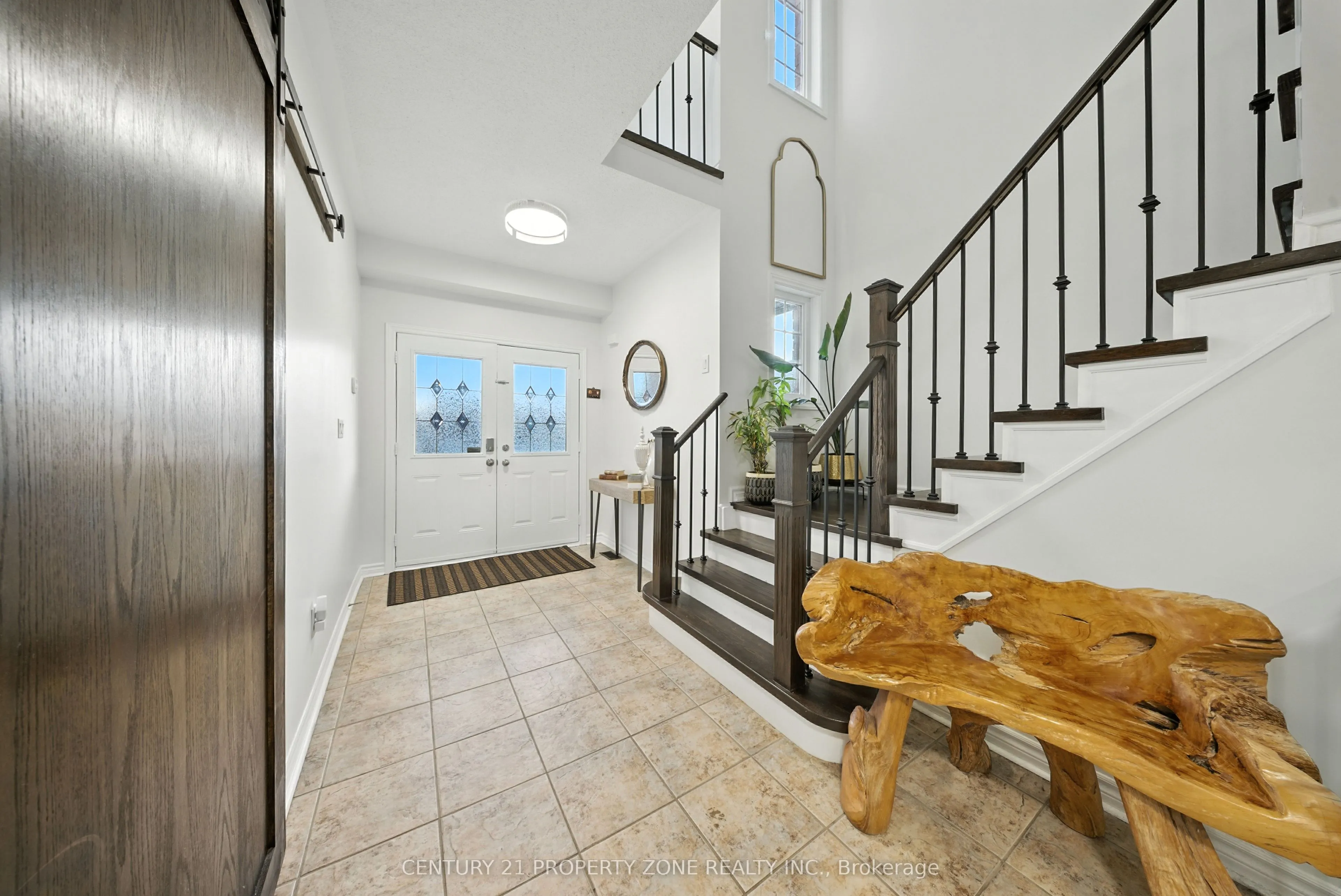 652 Tully Crescent