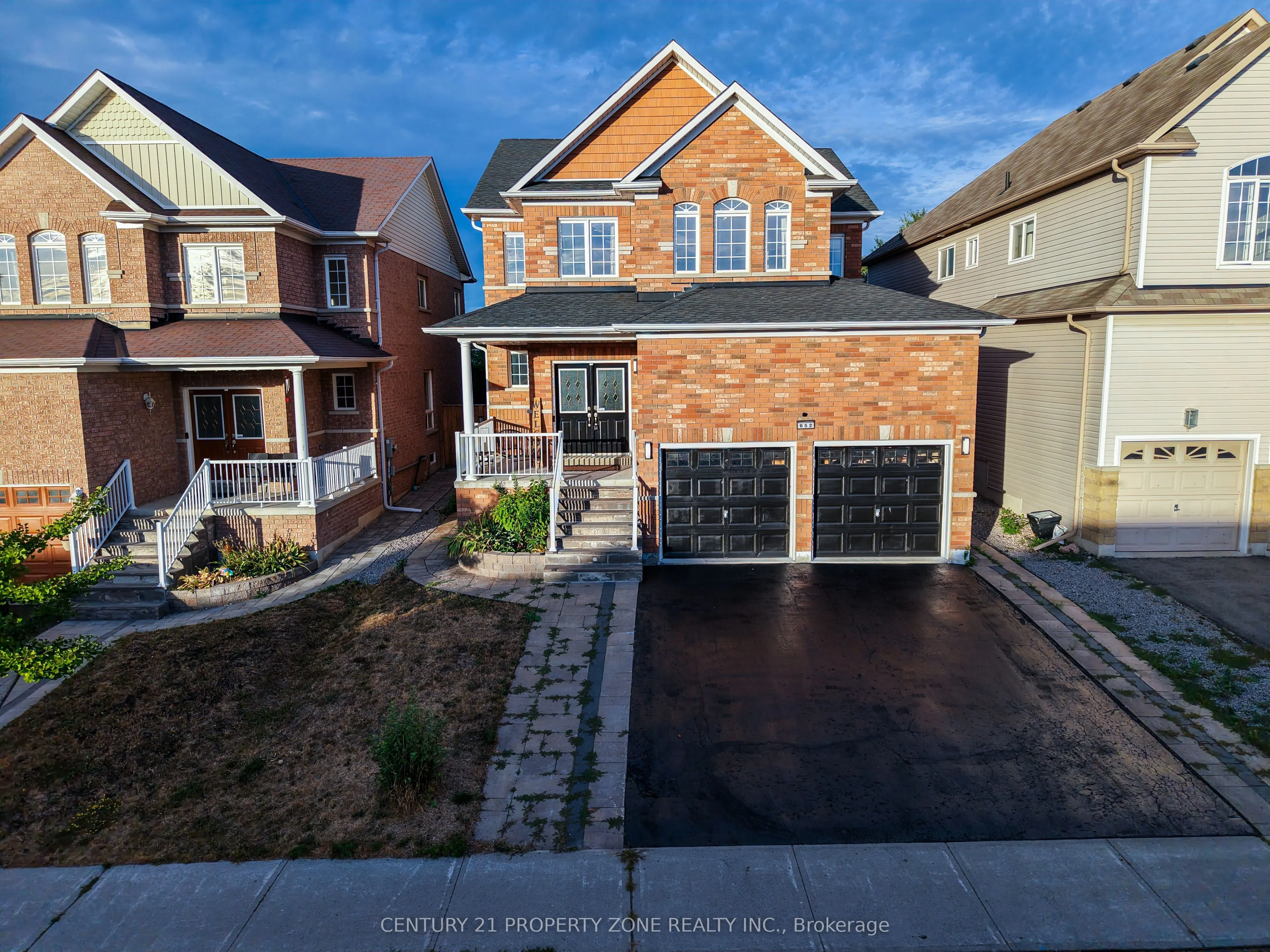652 Tully Crescent