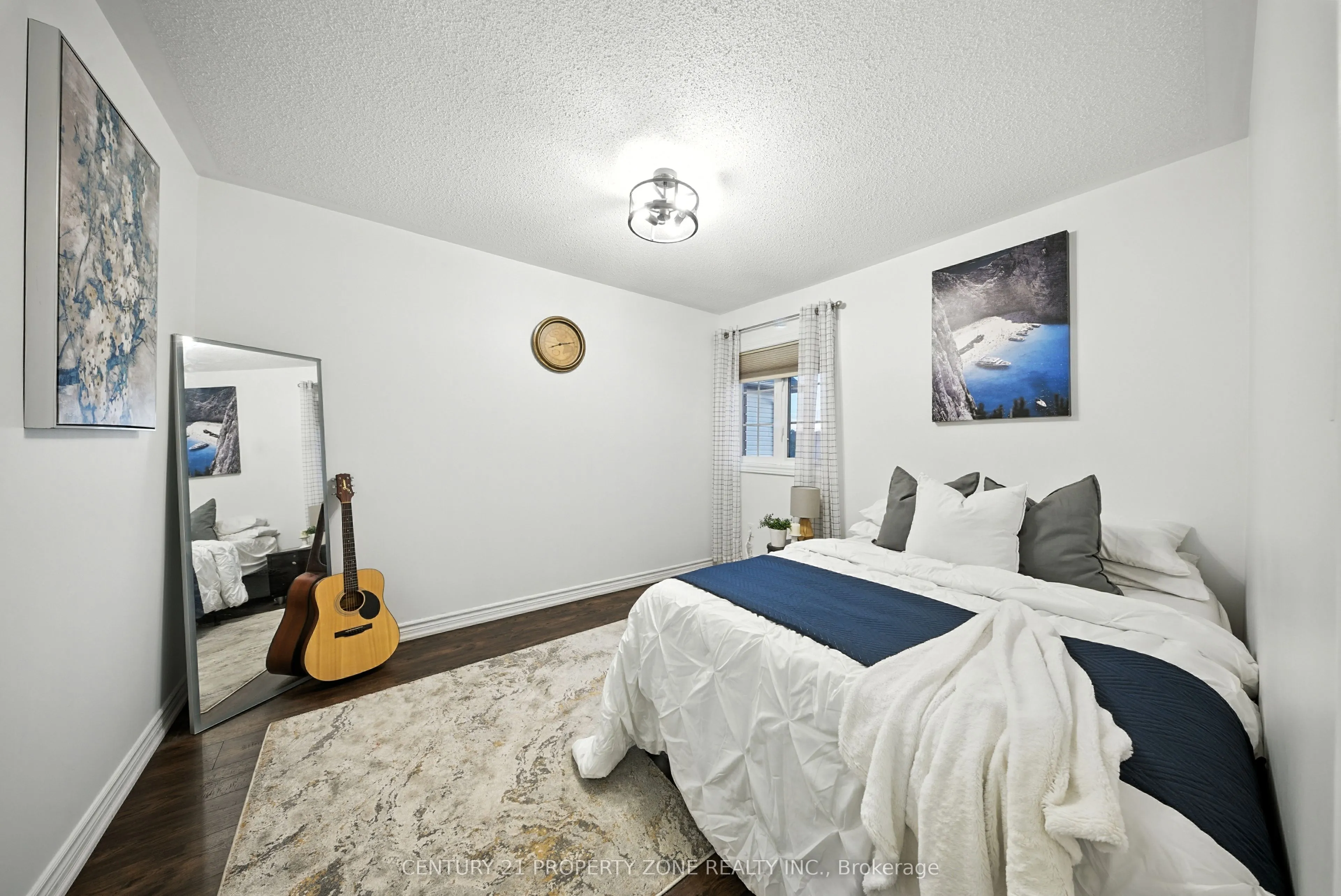 652 Tully Crescent