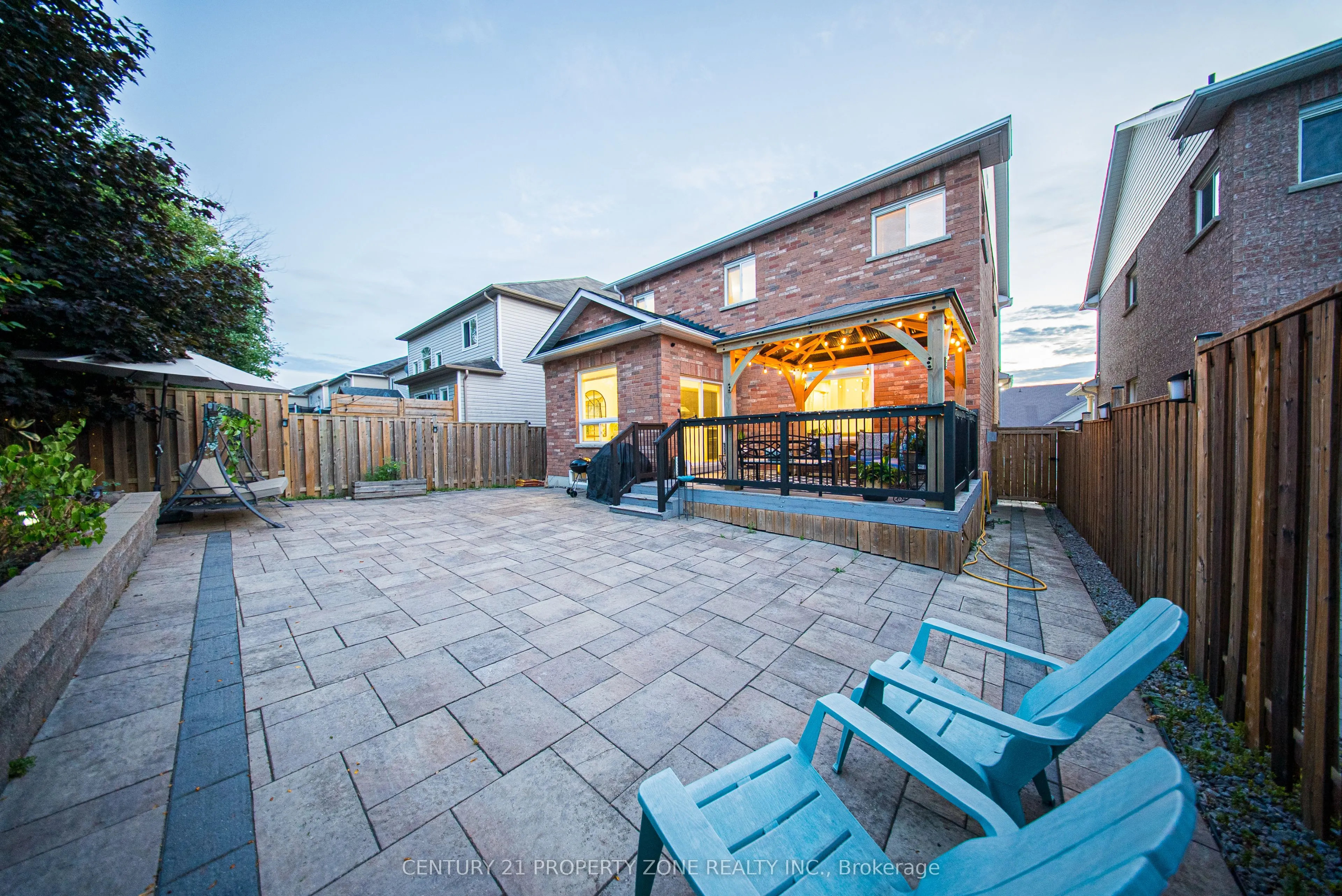 652 Tully Crescent
