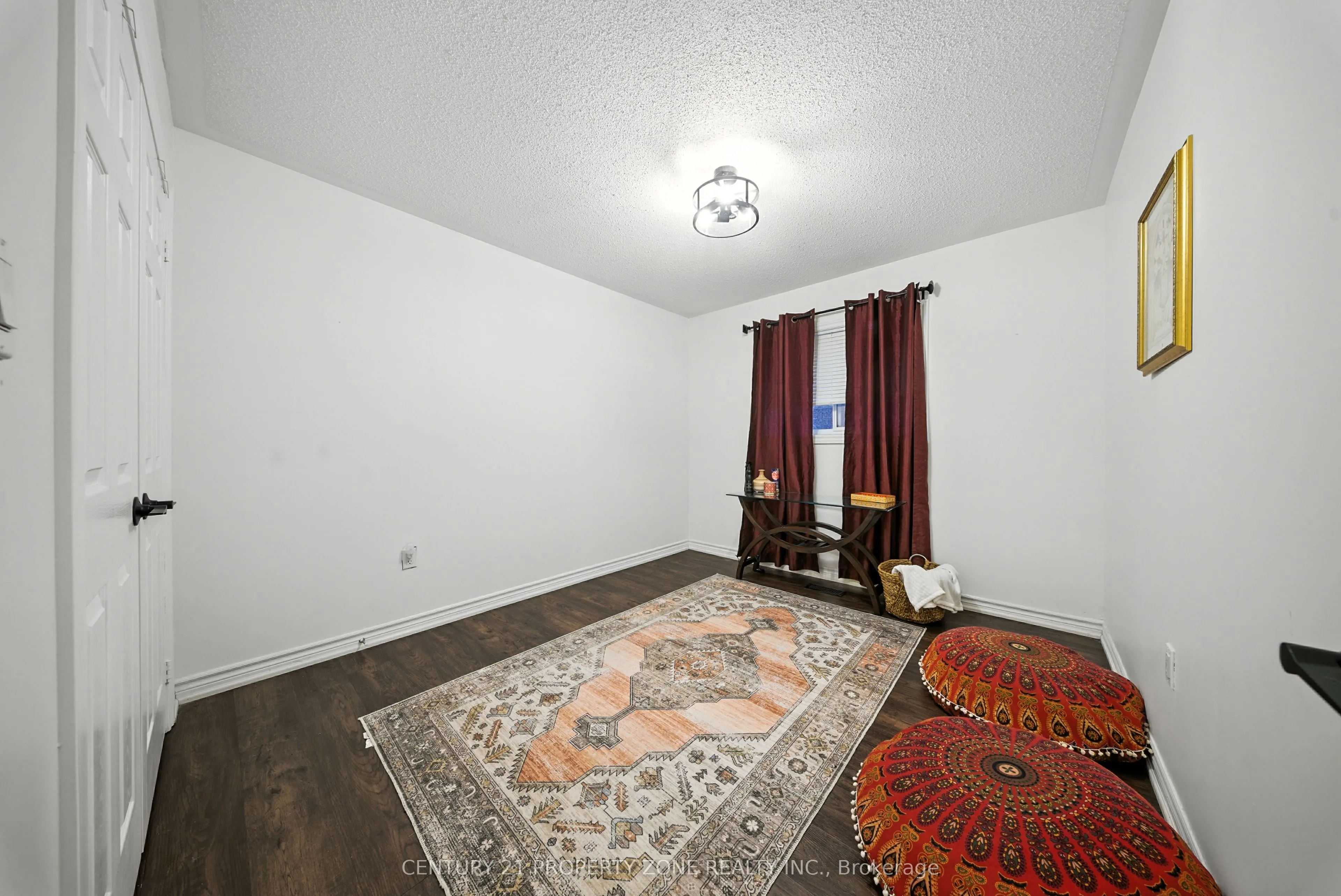 652 Tully Crescent