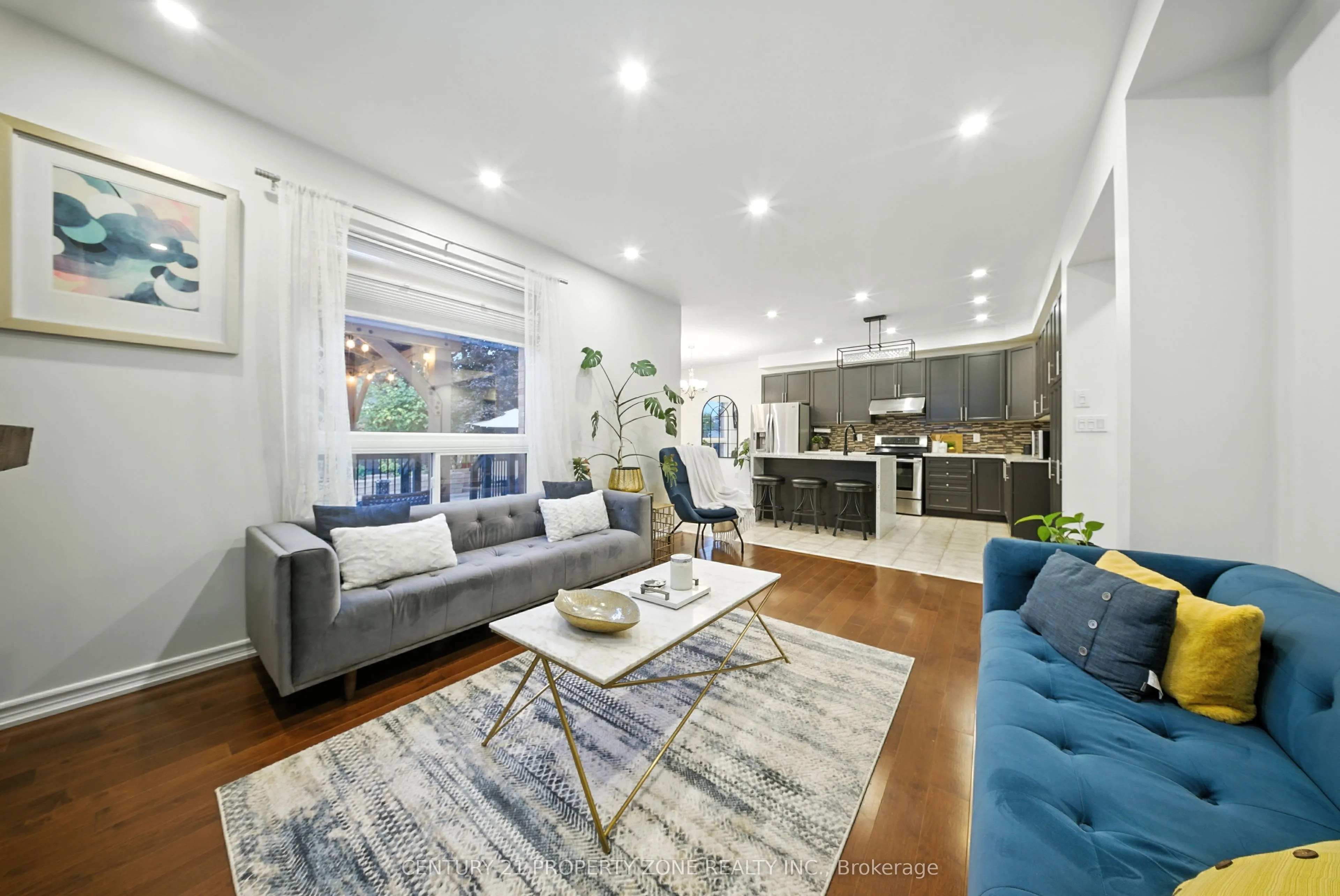652 Tully Crescent