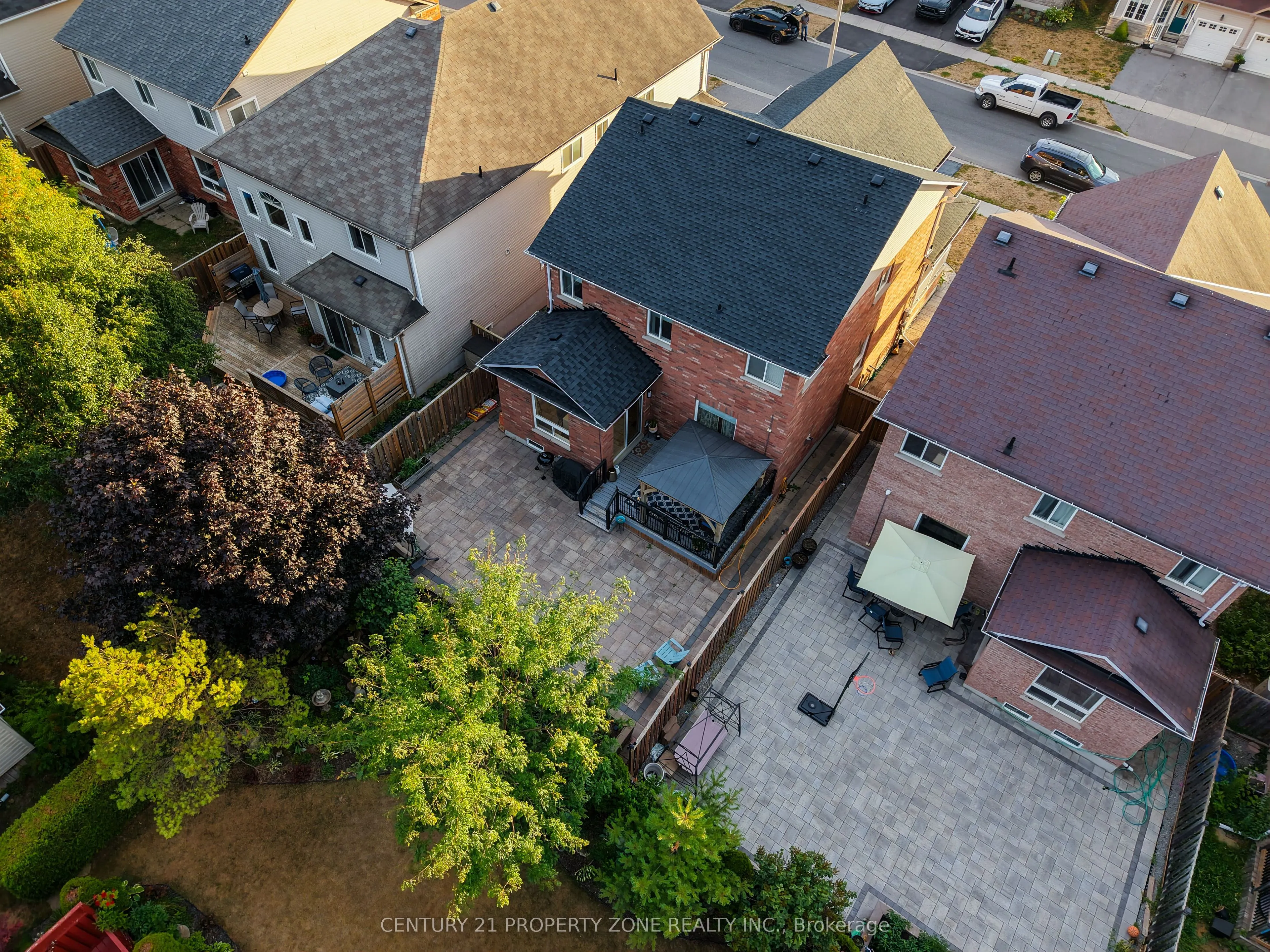 652 Tully Crescent