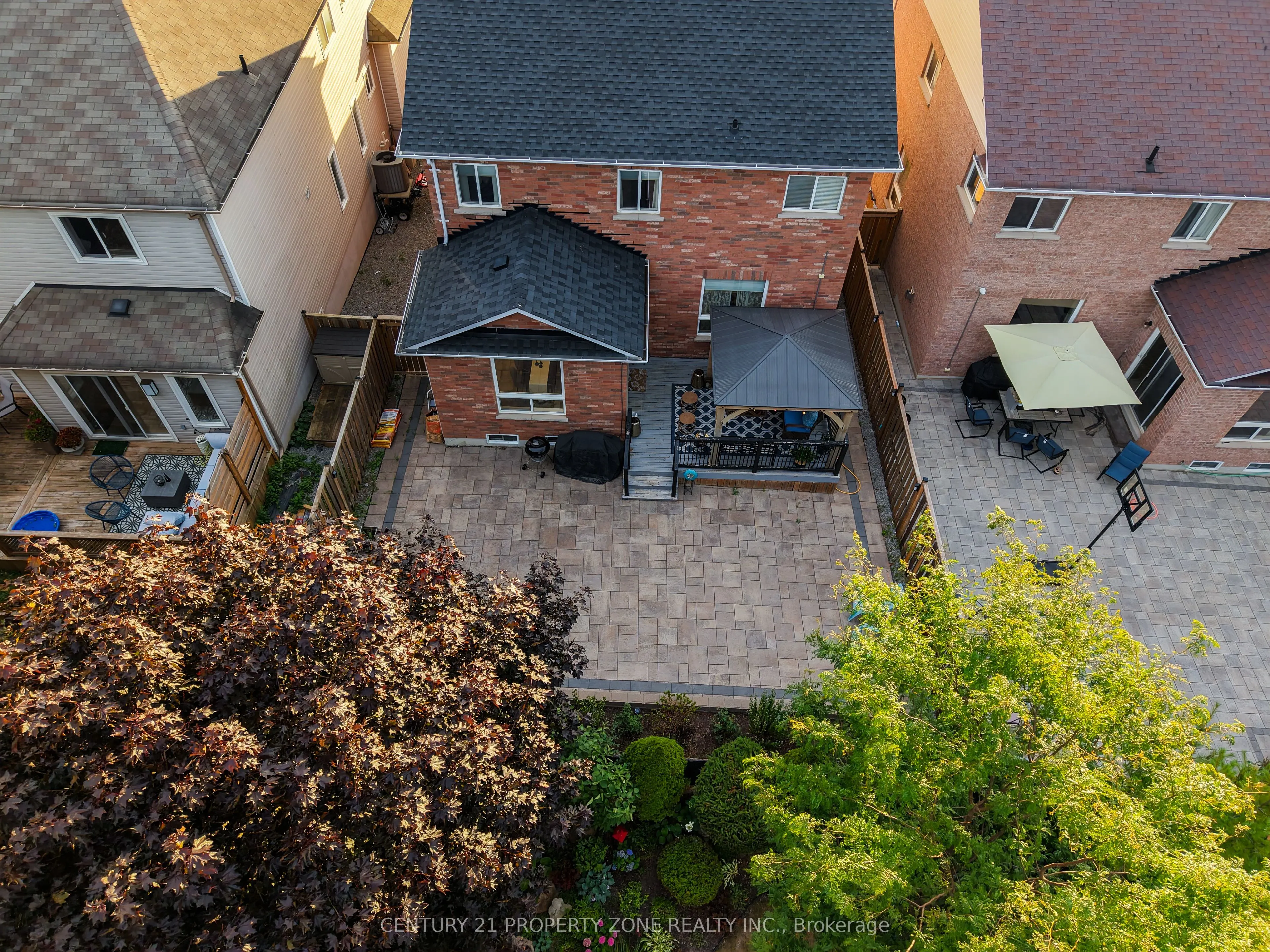 652 Tully Crescent