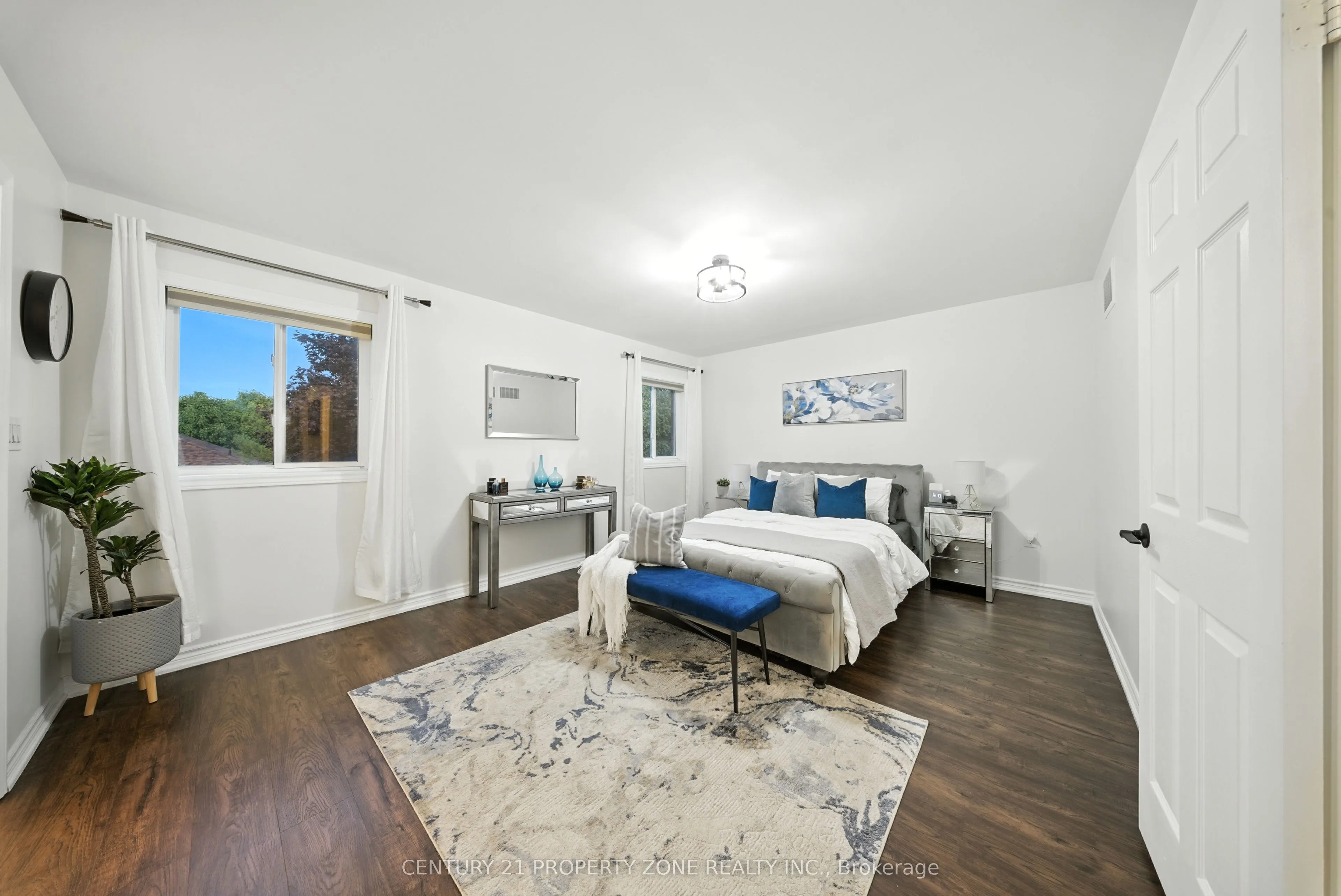 652 Tully Crescent
