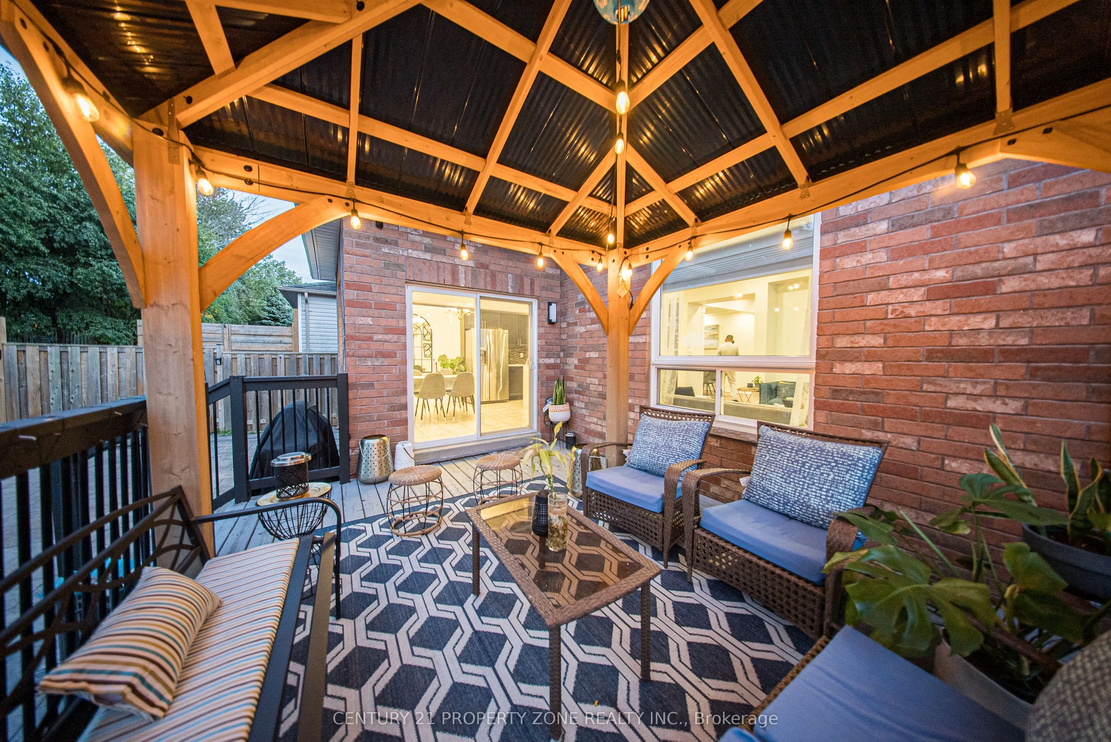652 Tully Crescent