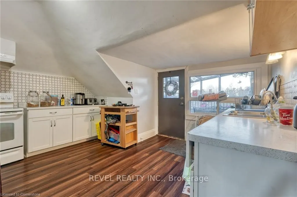 93 Barnesdale Boulevard