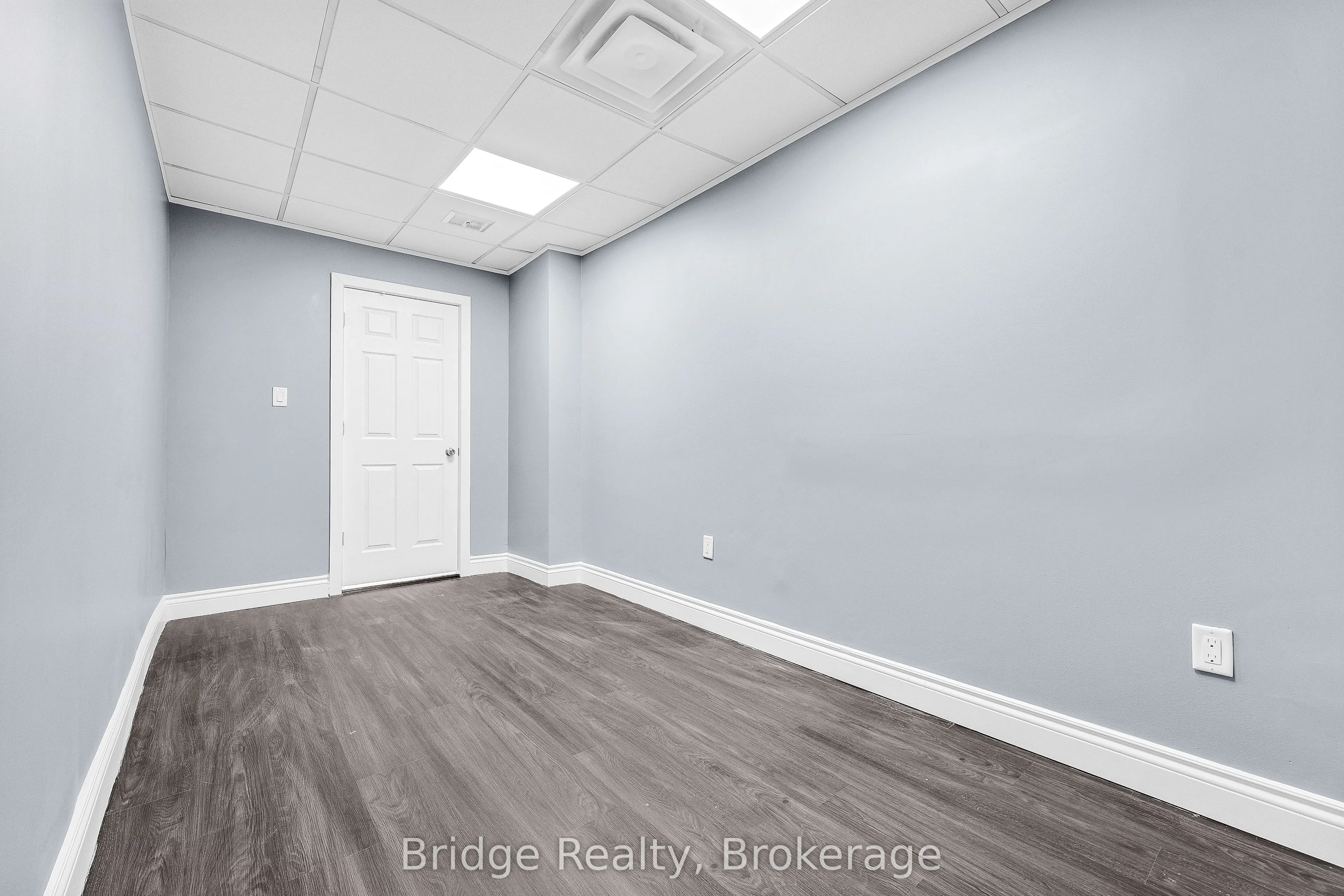 290 Dundas Street