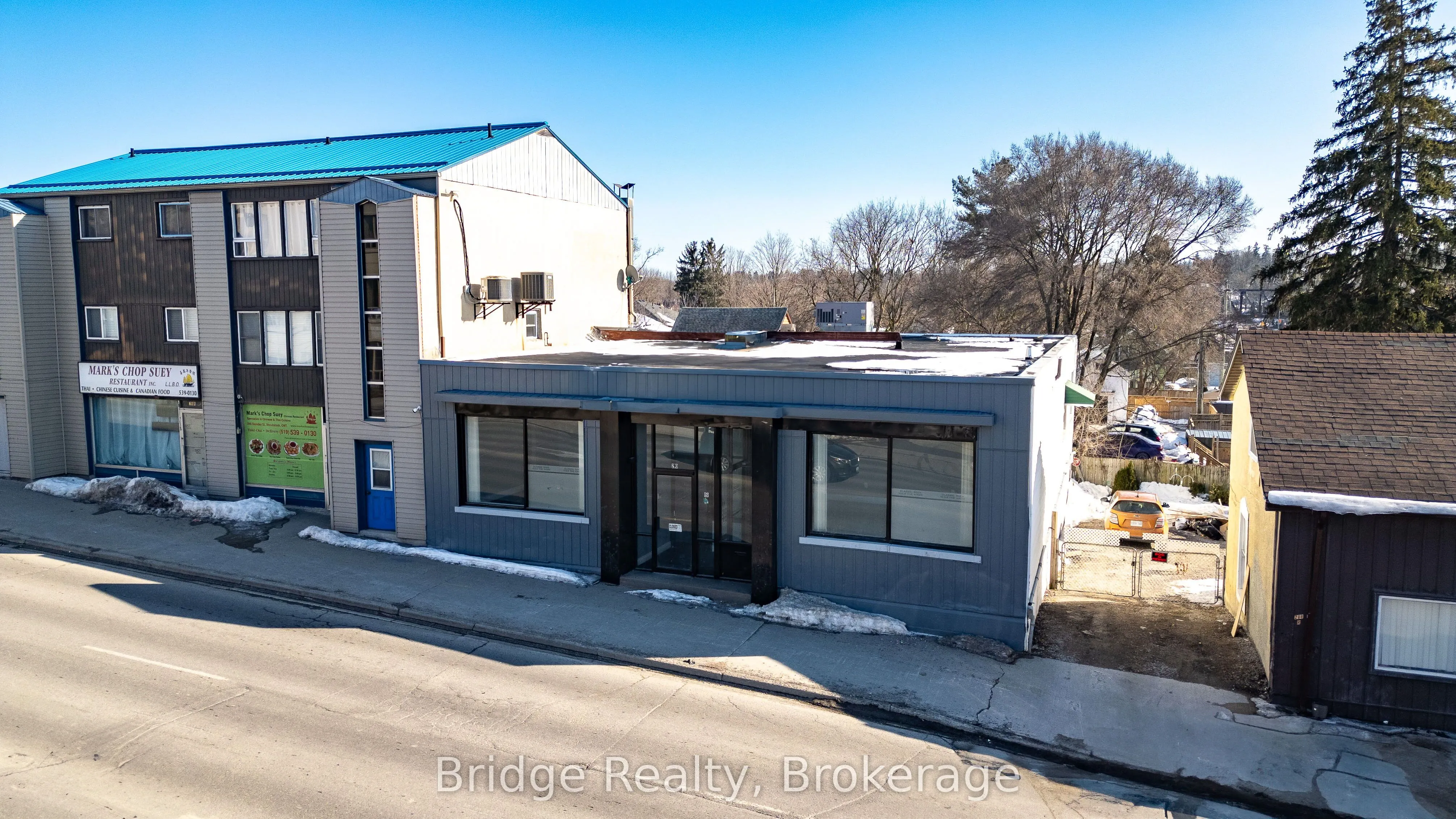 290 Dundas Street