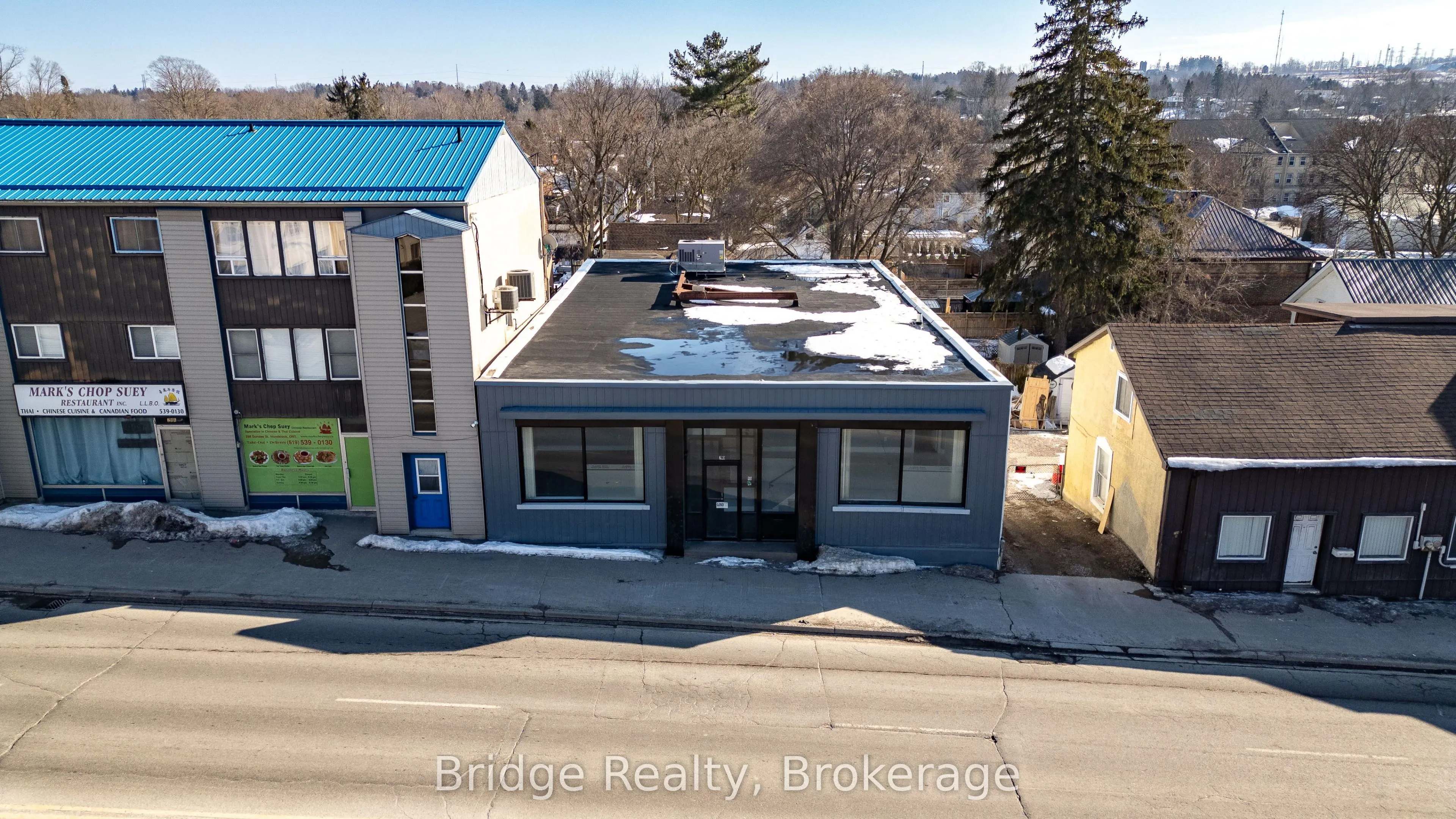 290 Dundas Street