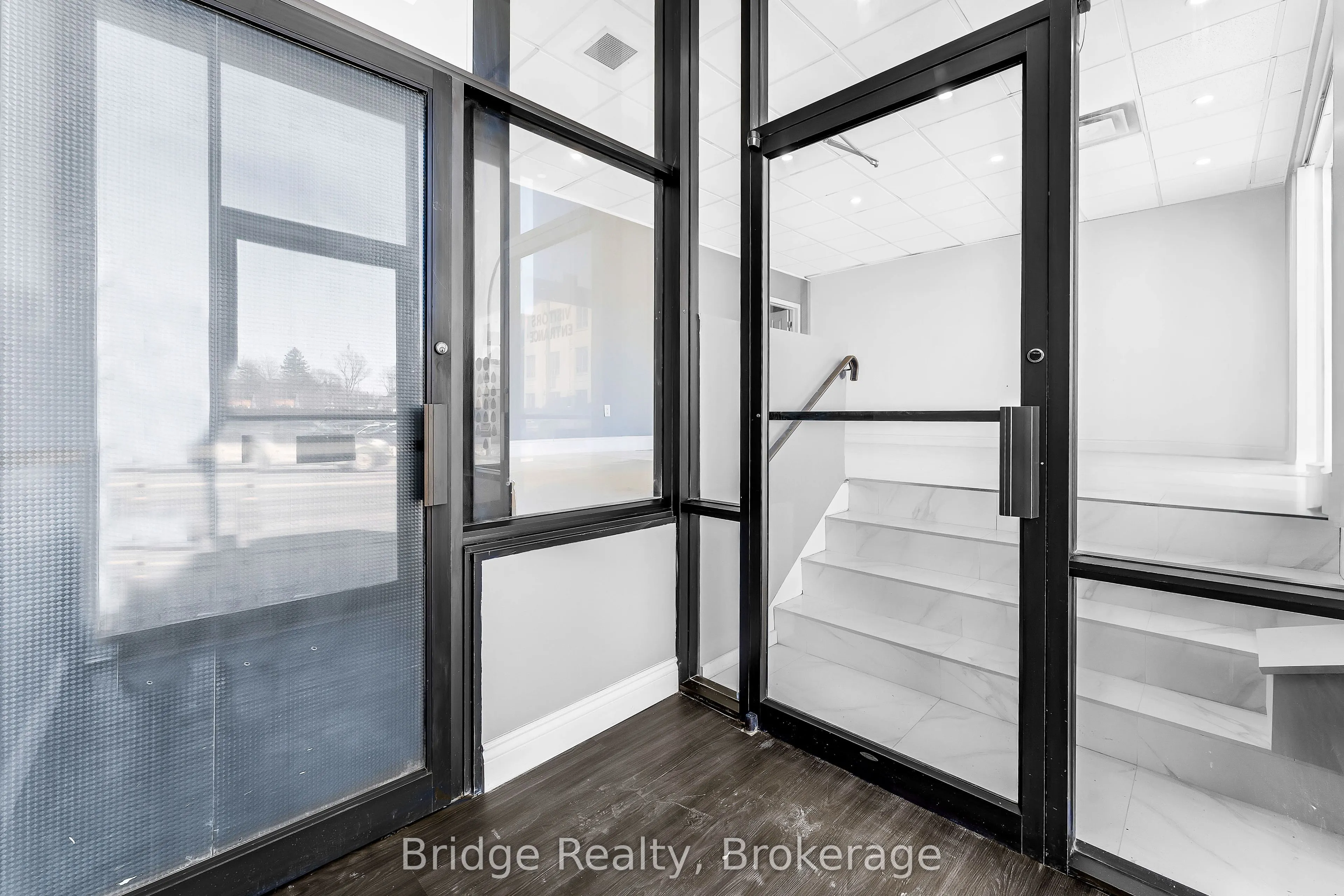 290 Dundas Street