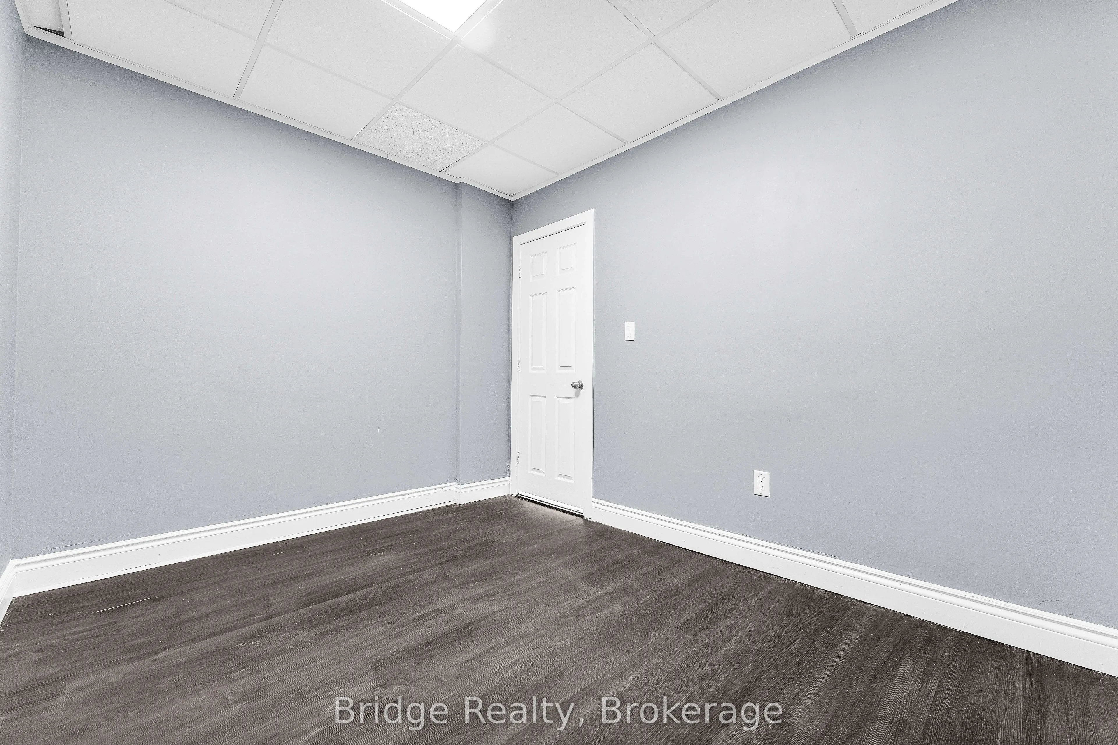 290 Dundas Street
