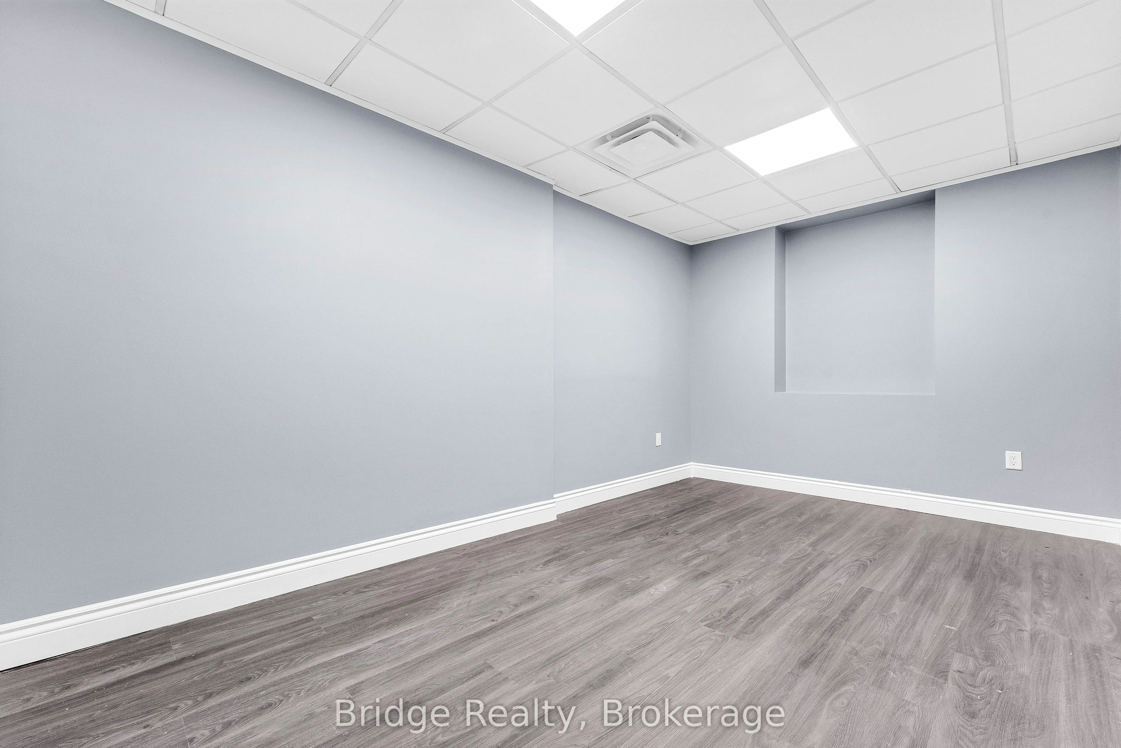 290 Dundas Street
