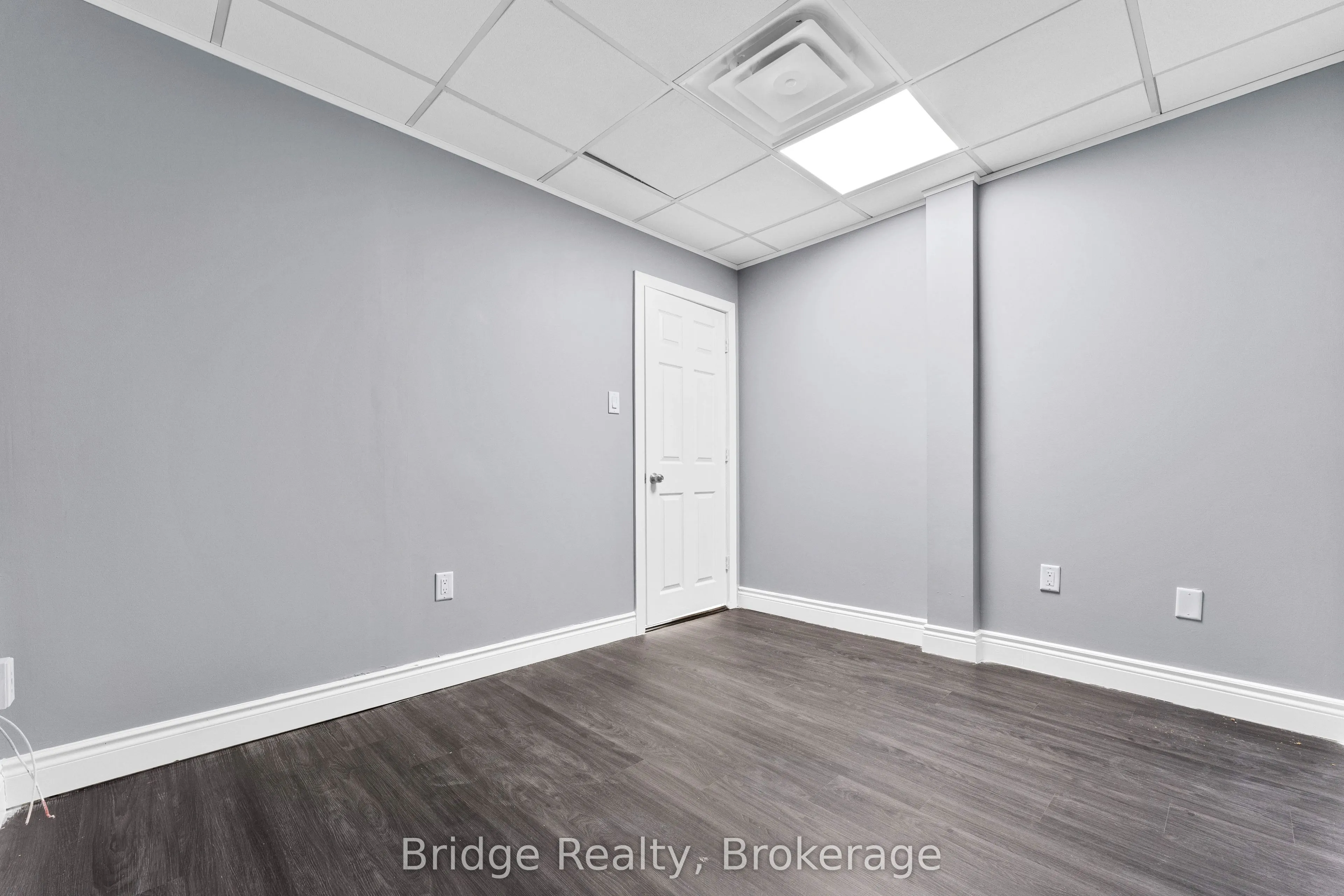 290 Dundas Street