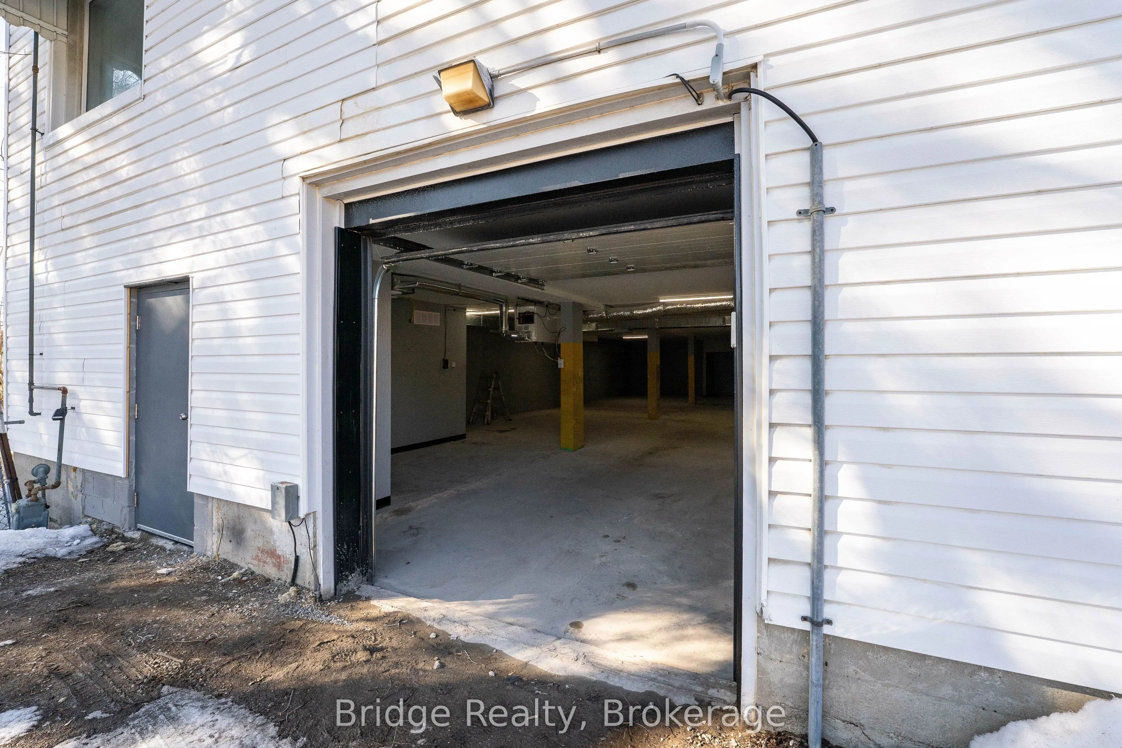 290 Dundas Street