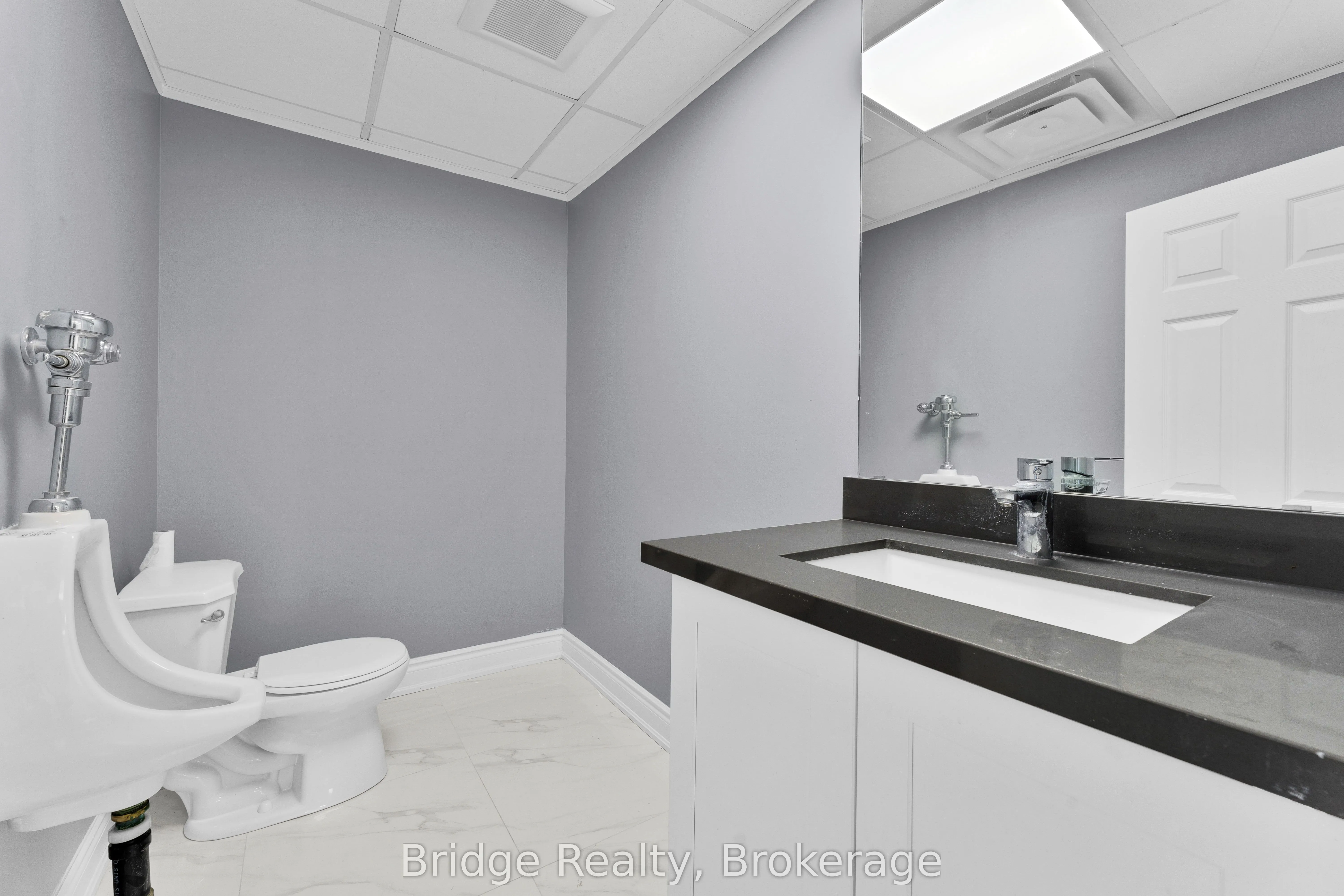 290 Dundas Street
