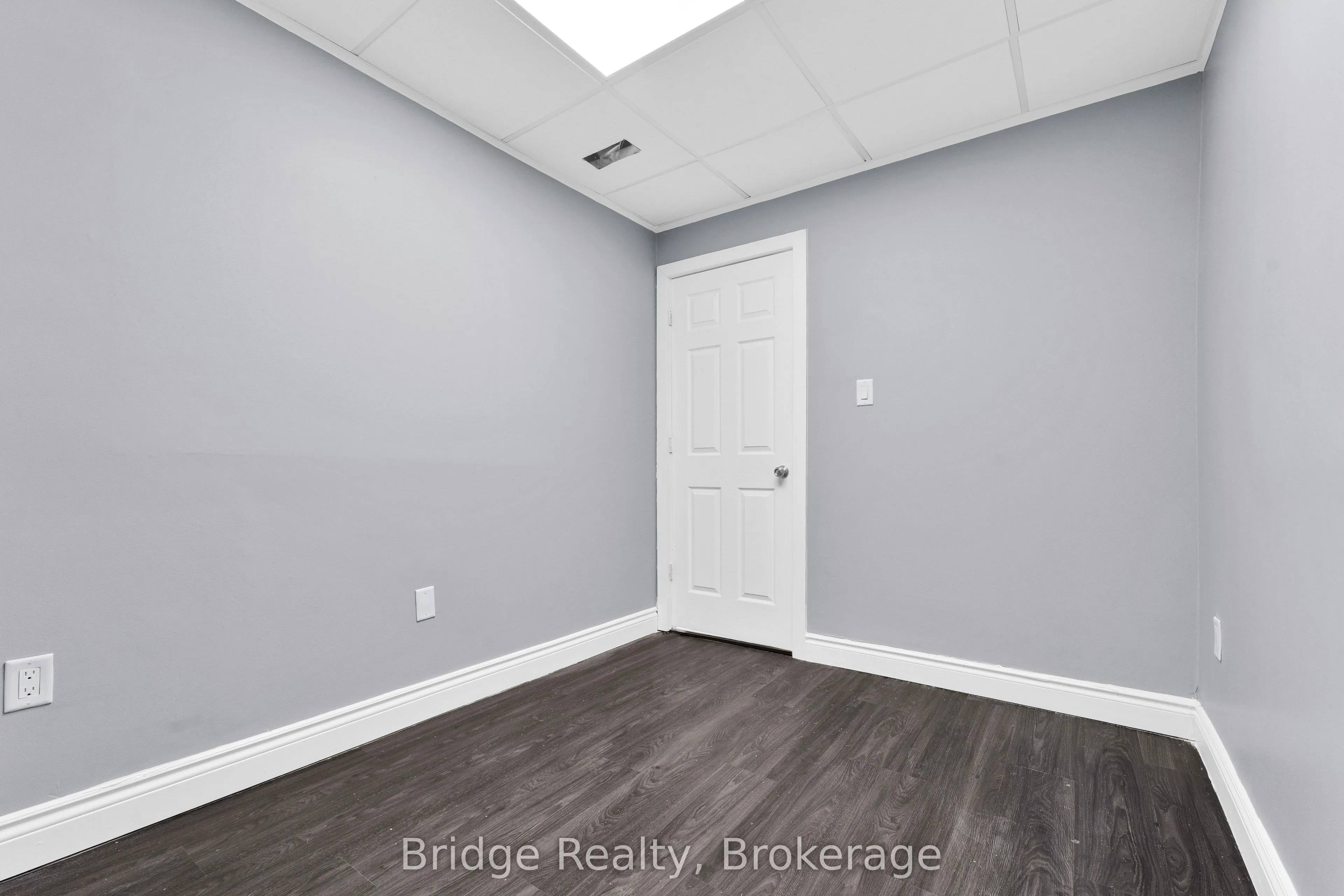 290 Dundas Street